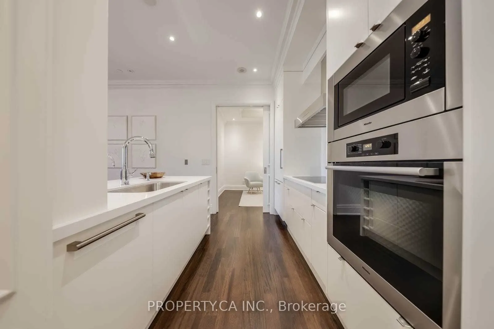 311 Bay Street #3706