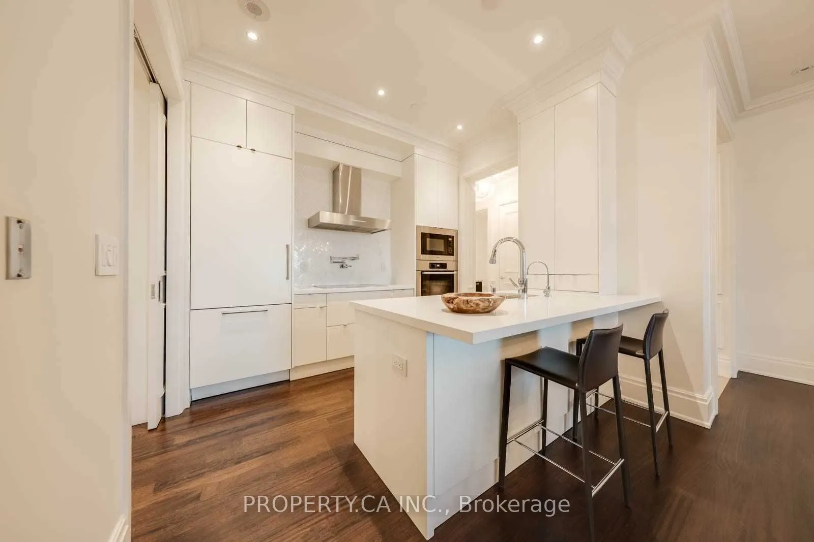 311 Bay Street #3706