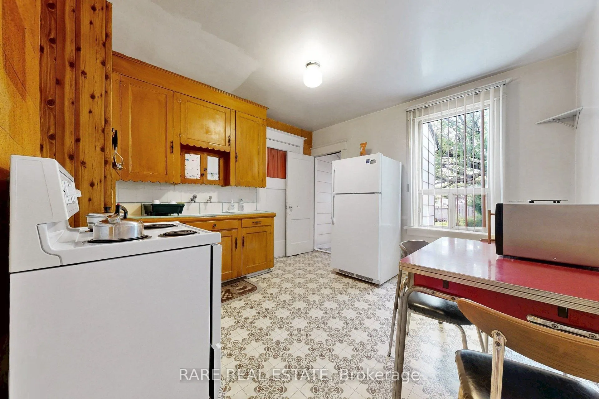 180 Atlas Avenue