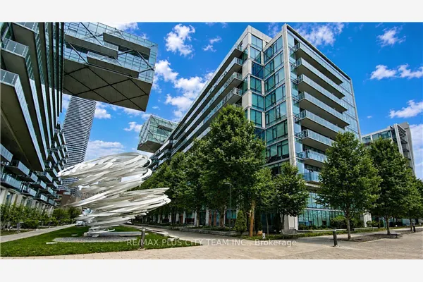 39 Queens Quay E #1305