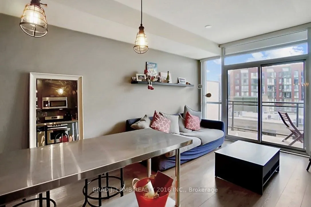 775 King Street W #809