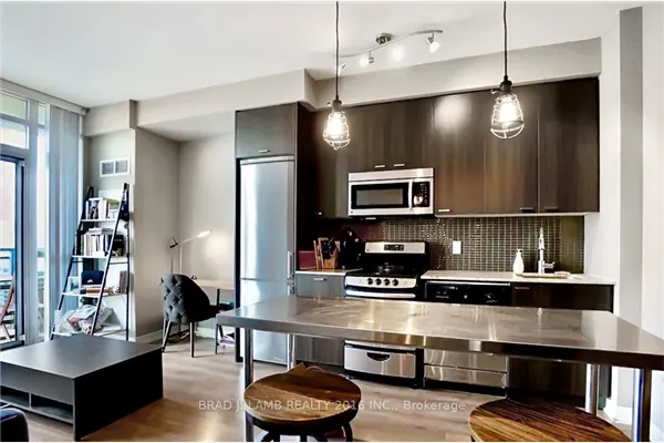 775 King Street W