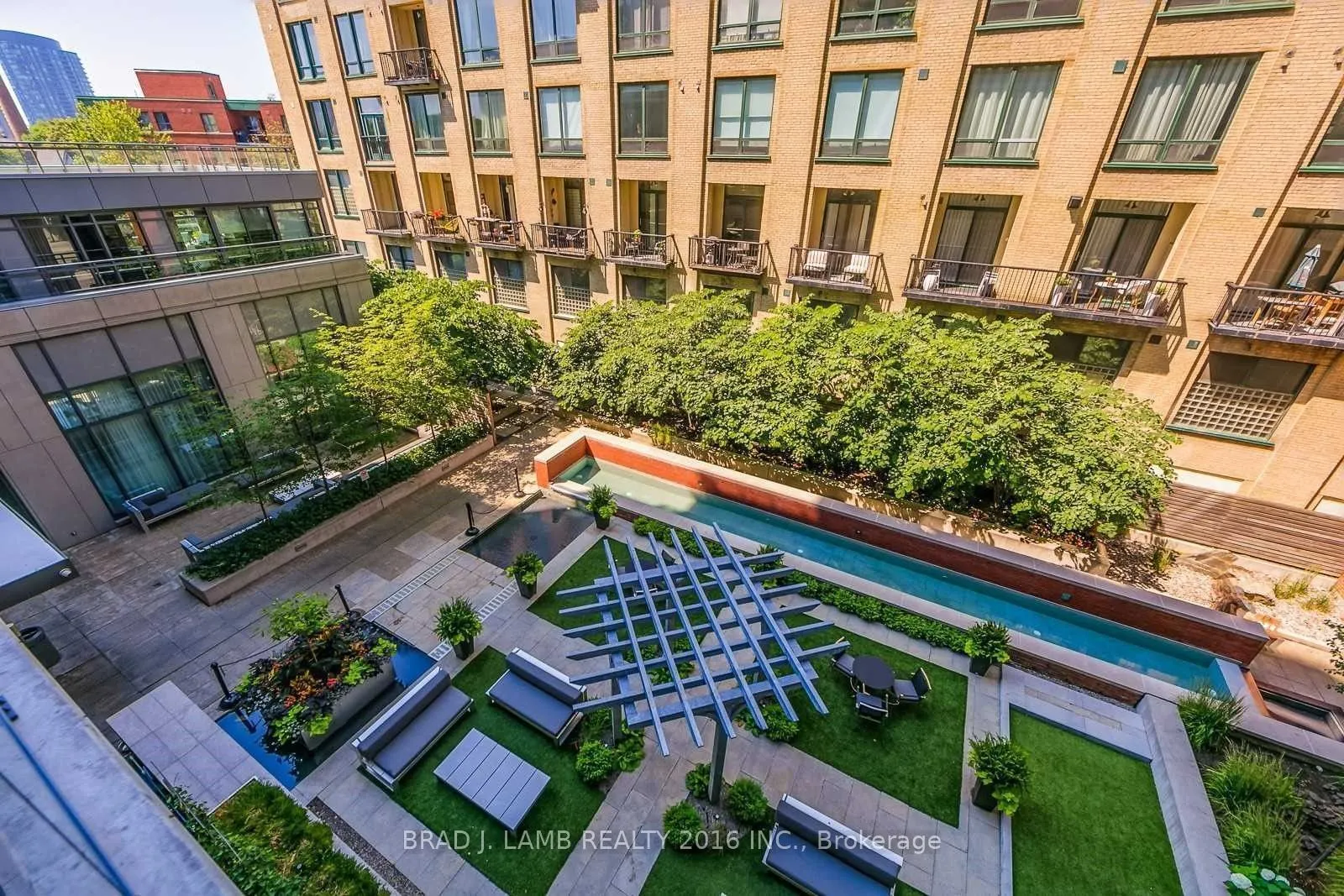 775 King Street W #809