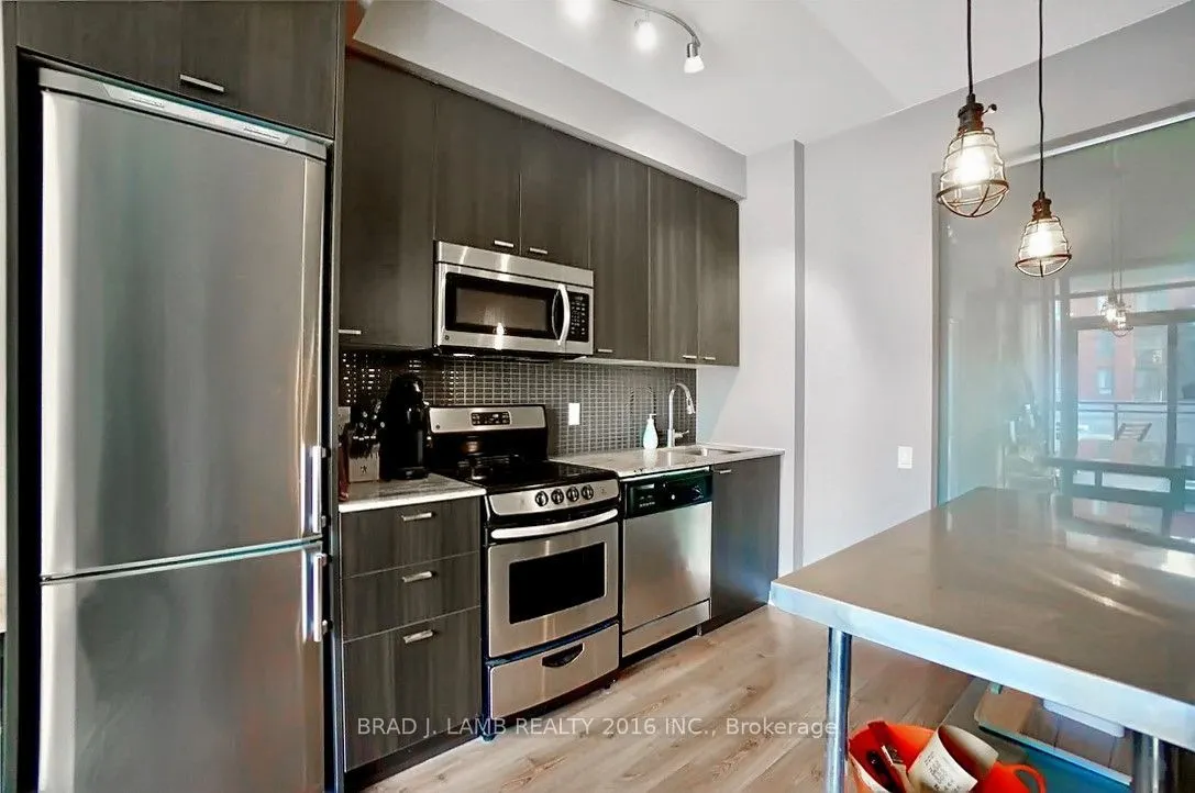 775 King Street W #809