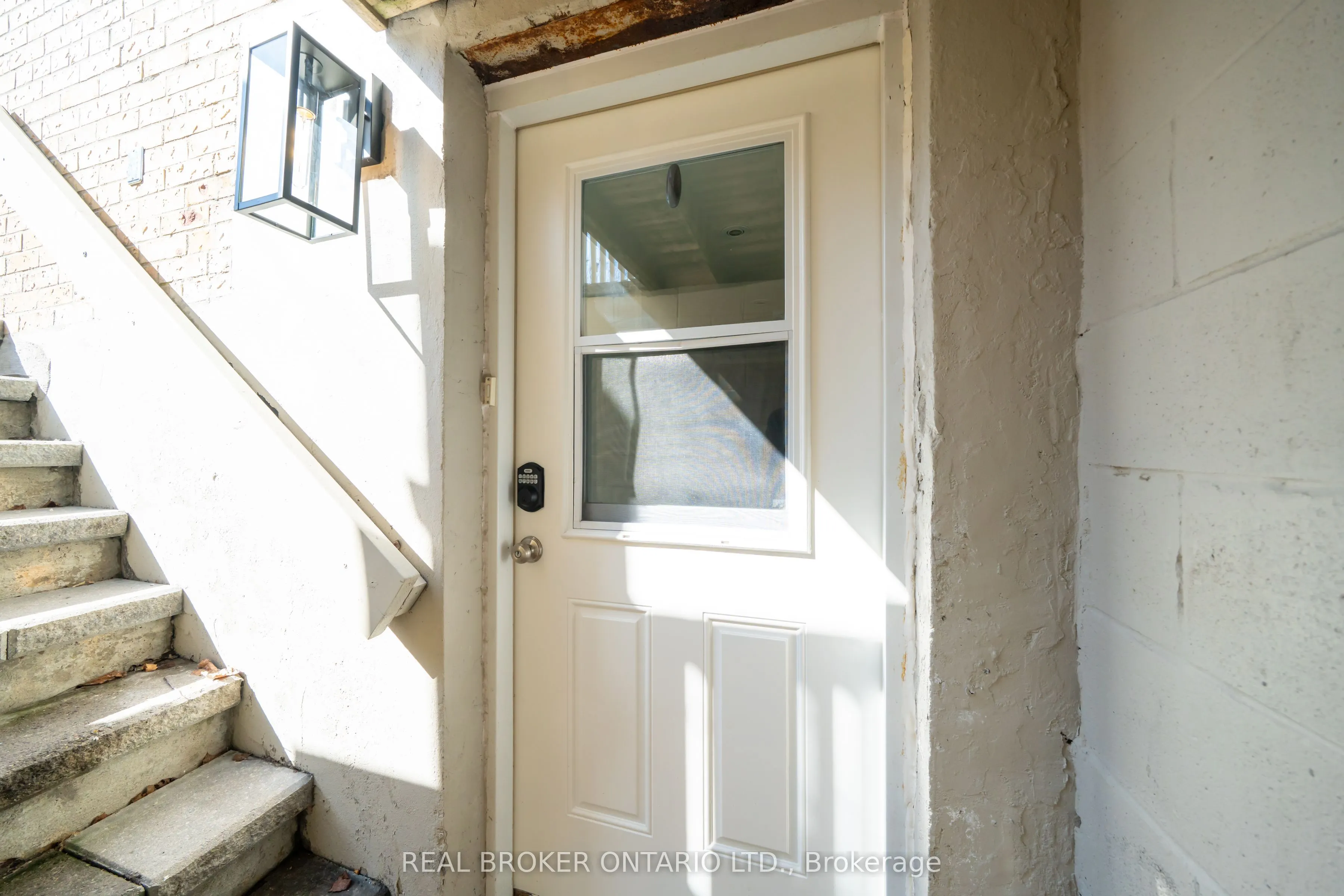 419 Ossington Avenue #Lower