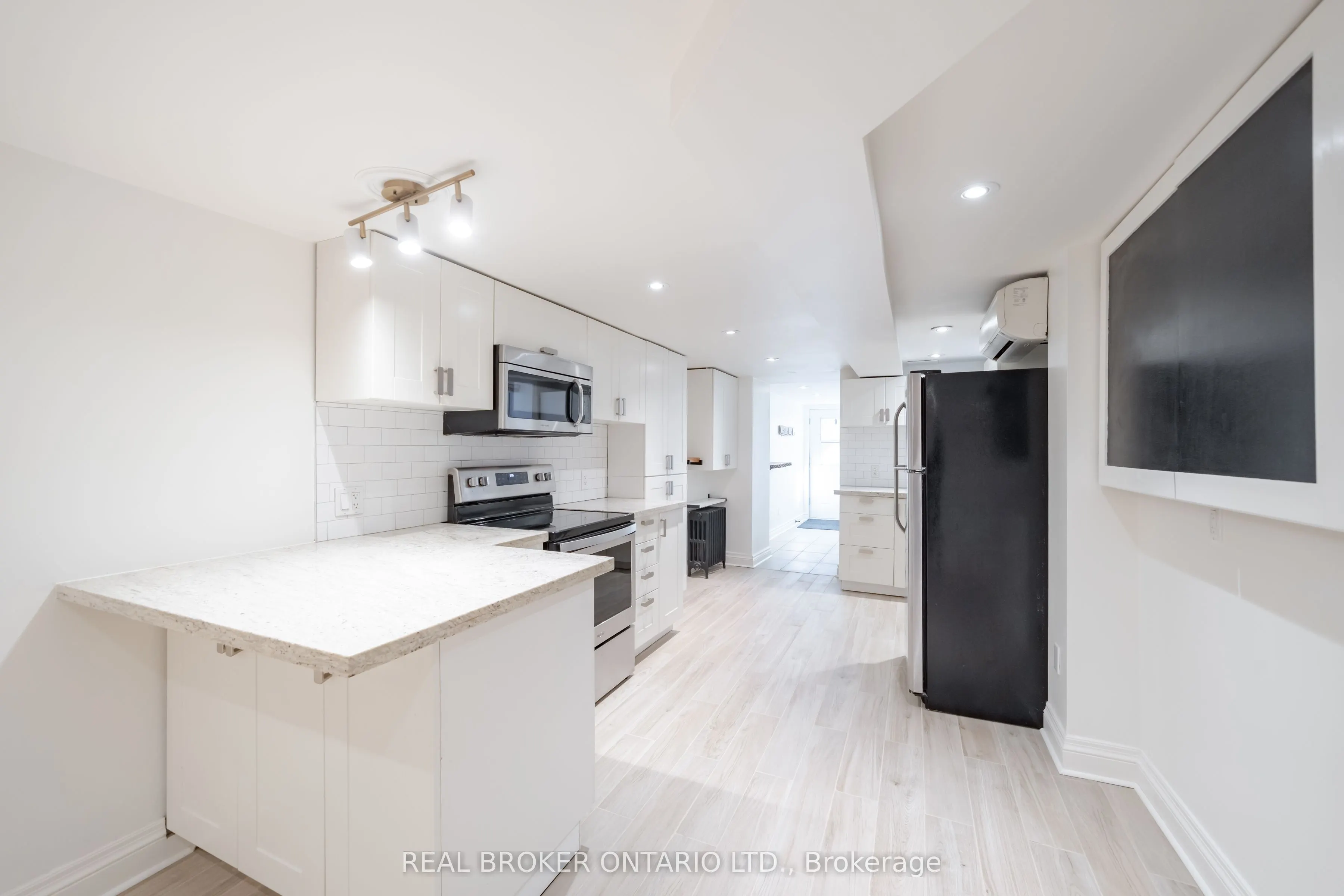 419 Ossington Avenue #Lower