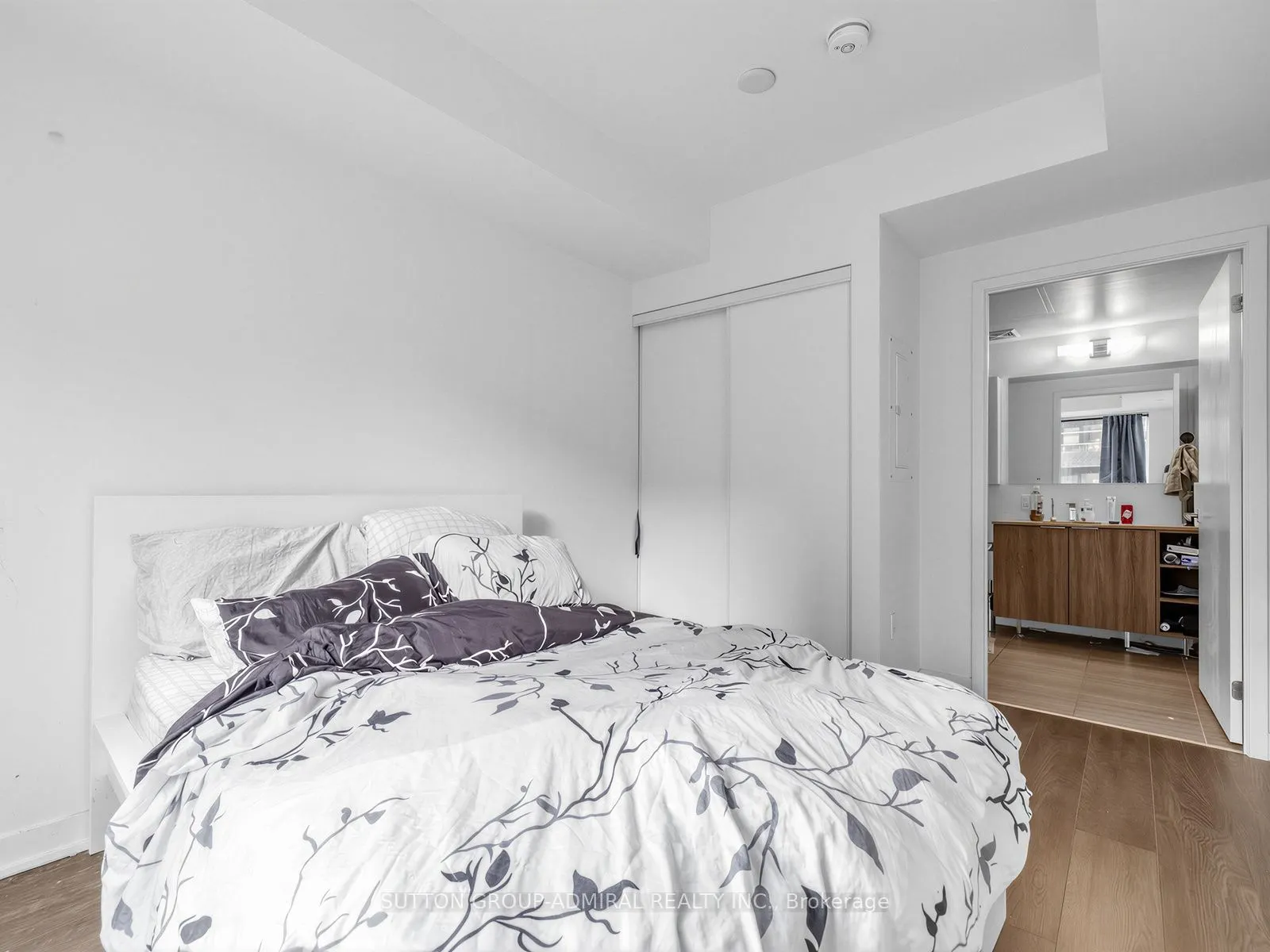 31 Tippett Road #447