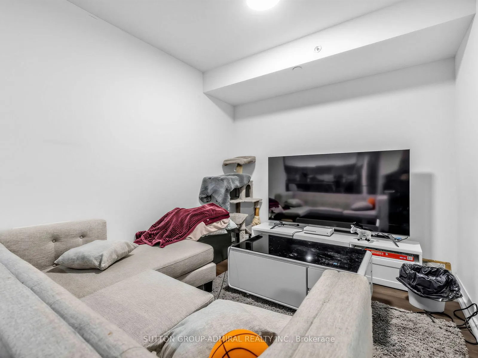 31 Tippett Road #447