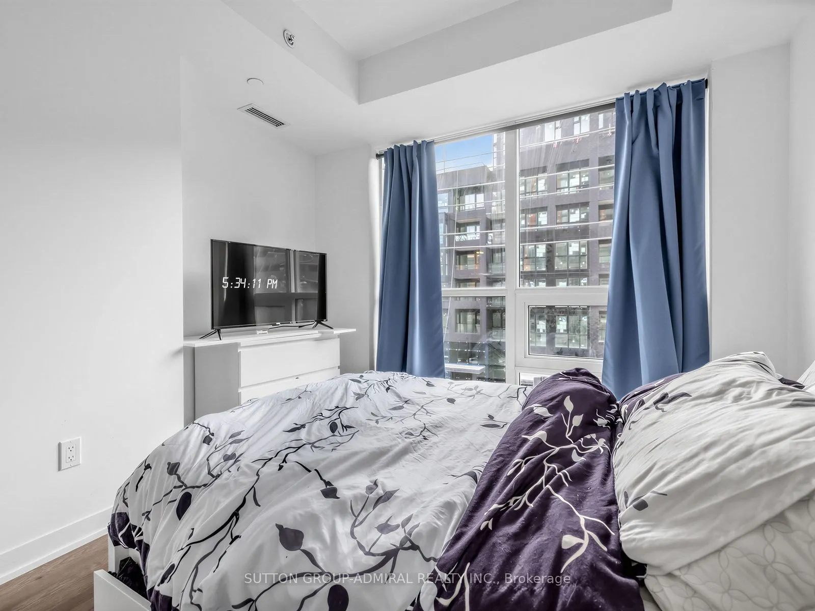31 Tippett Road #447