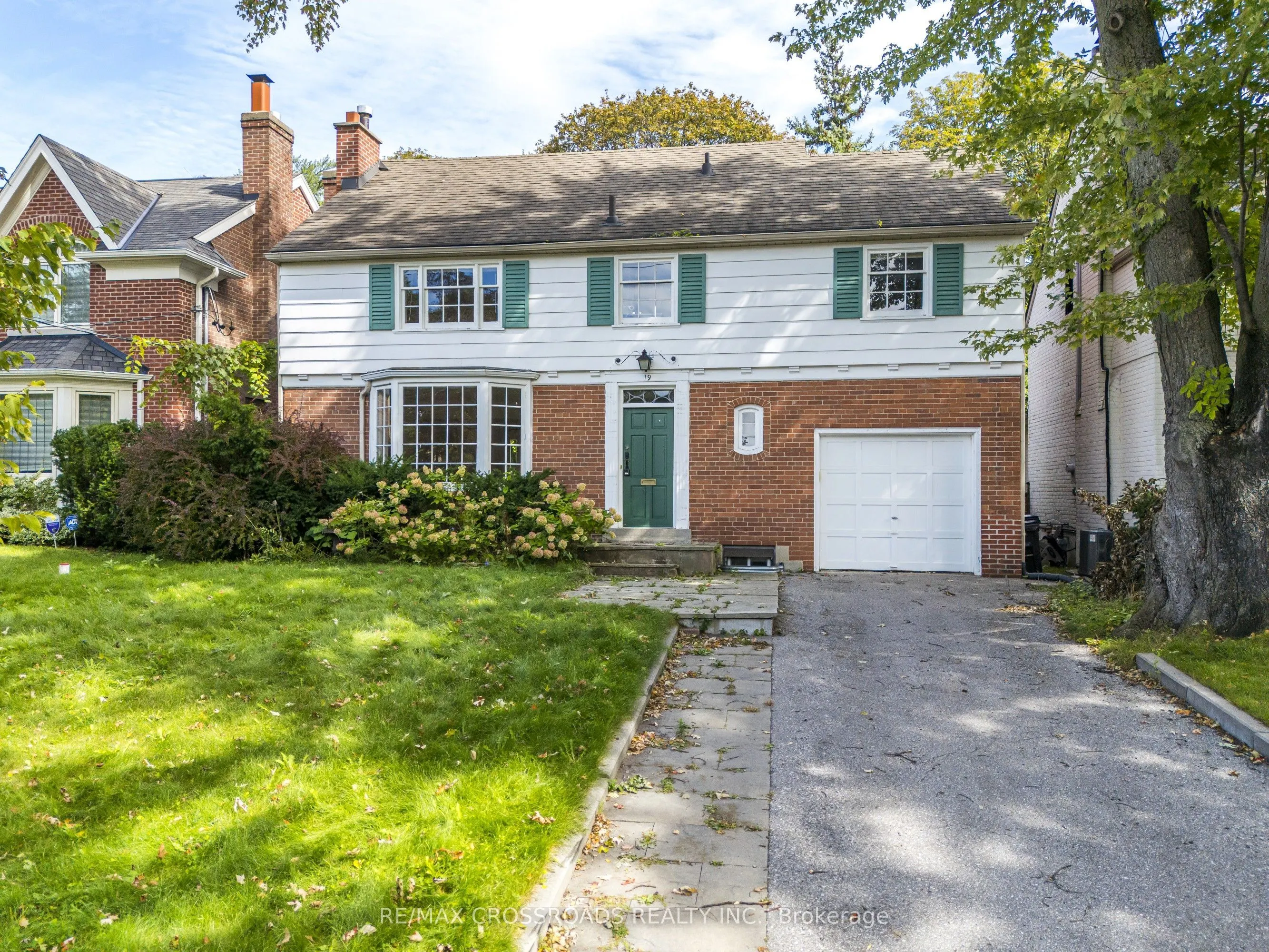 19 Strathgowan Crescent