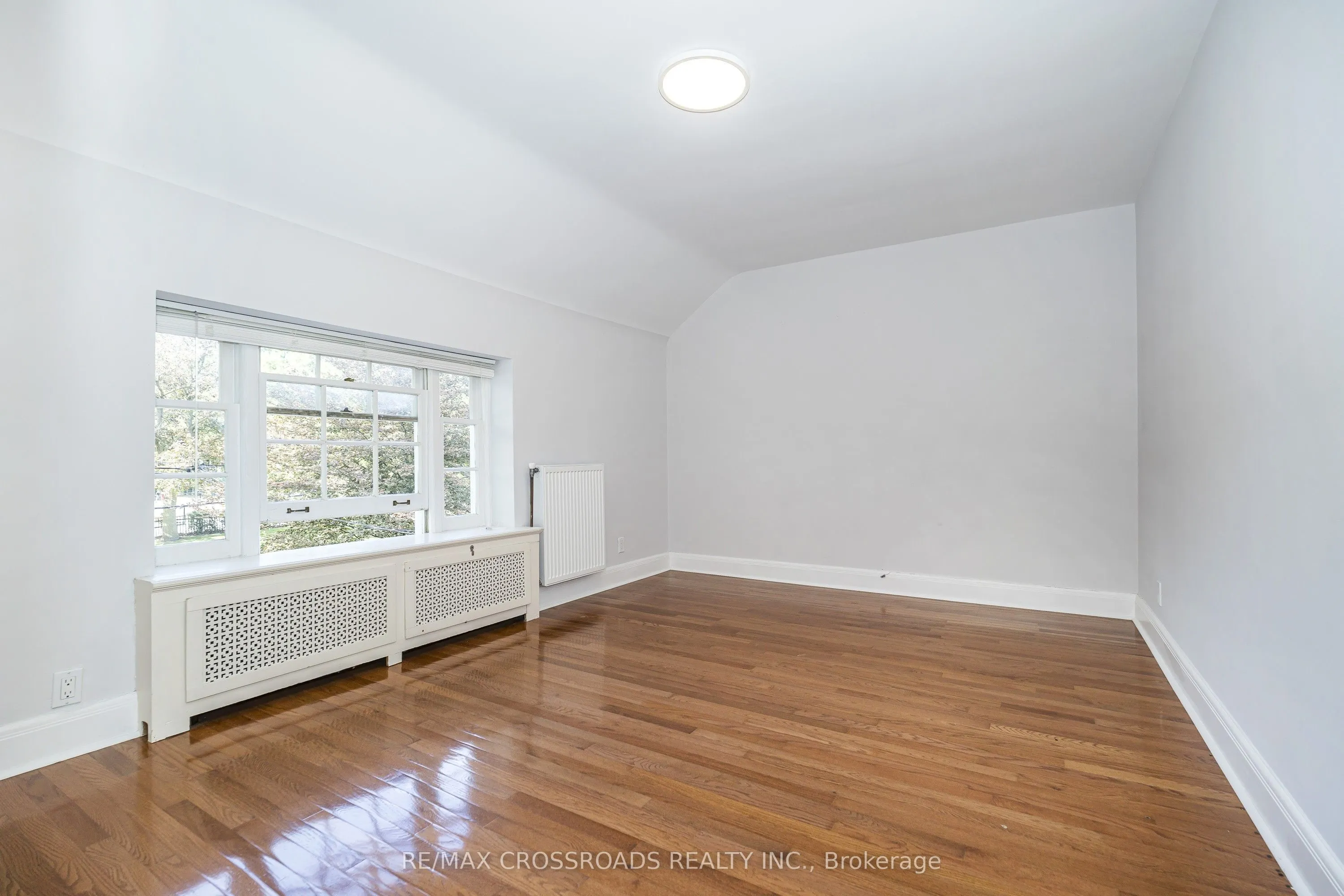 19 Strathgowan Crescent