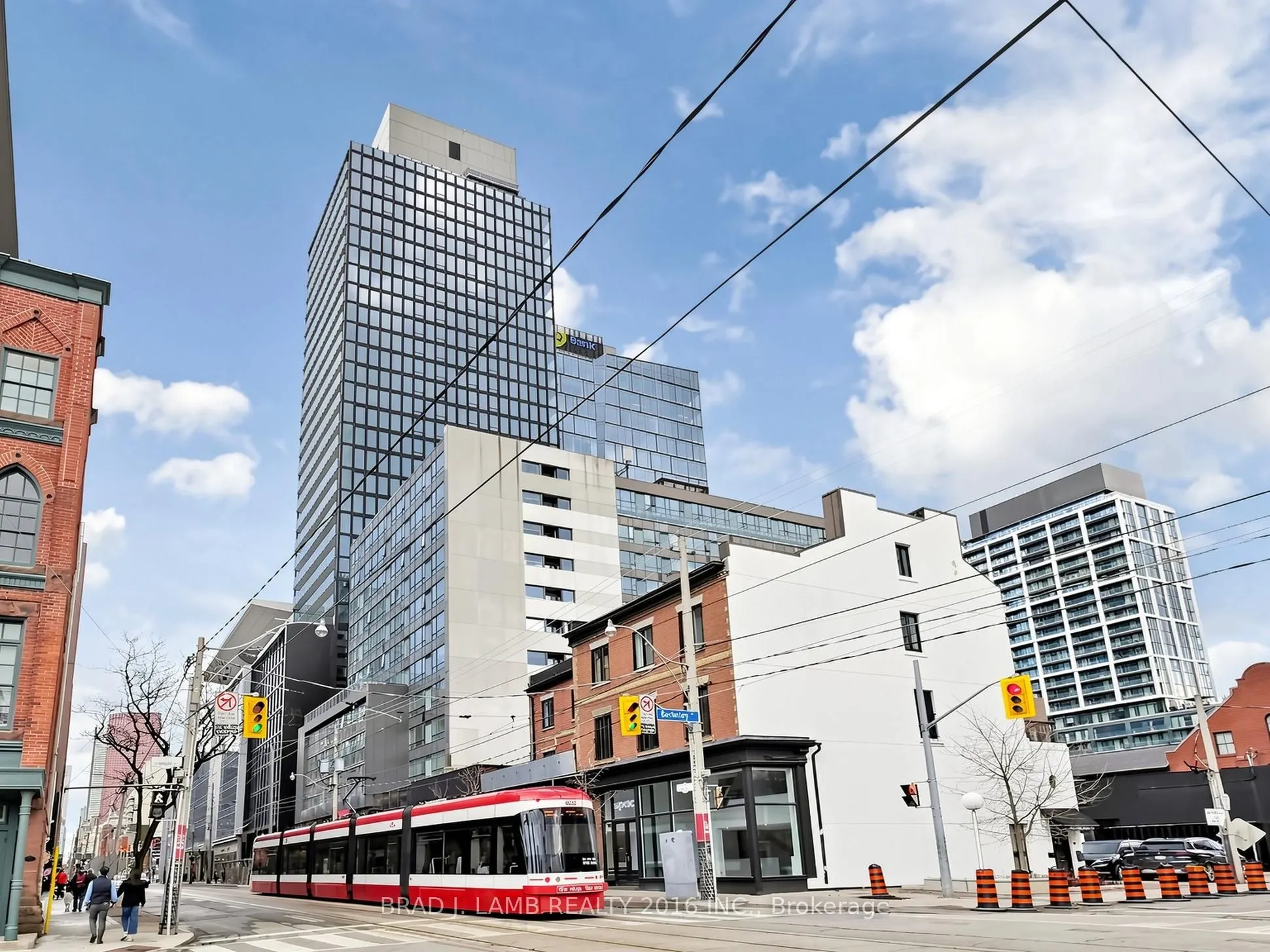 284 King Street E #1408