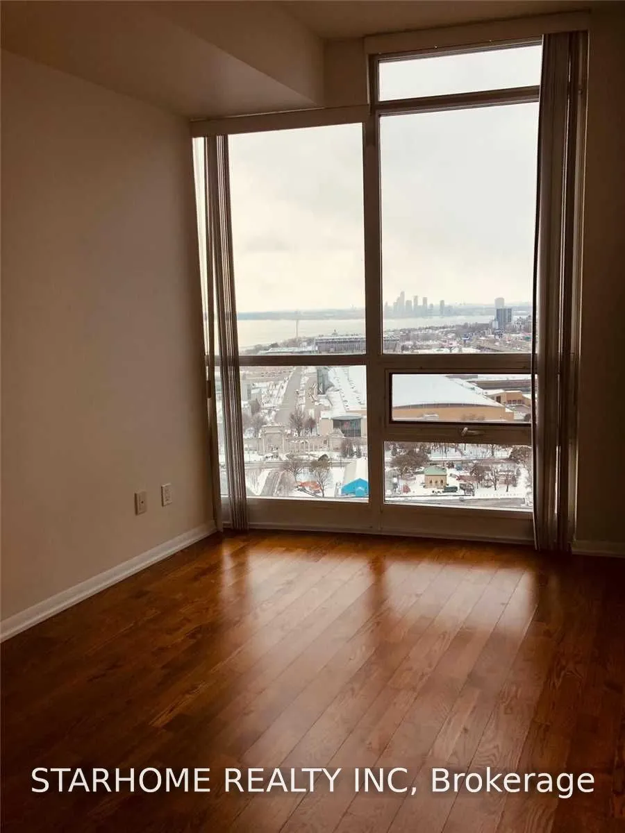 215 Fort York Boulevard #3307