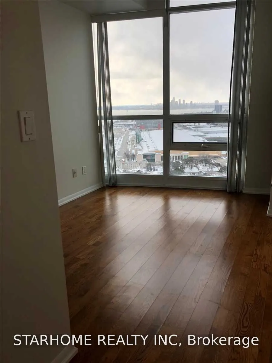 215 Fort York Boulevard #3307