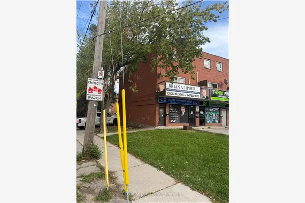 3901 Bathurst Street E