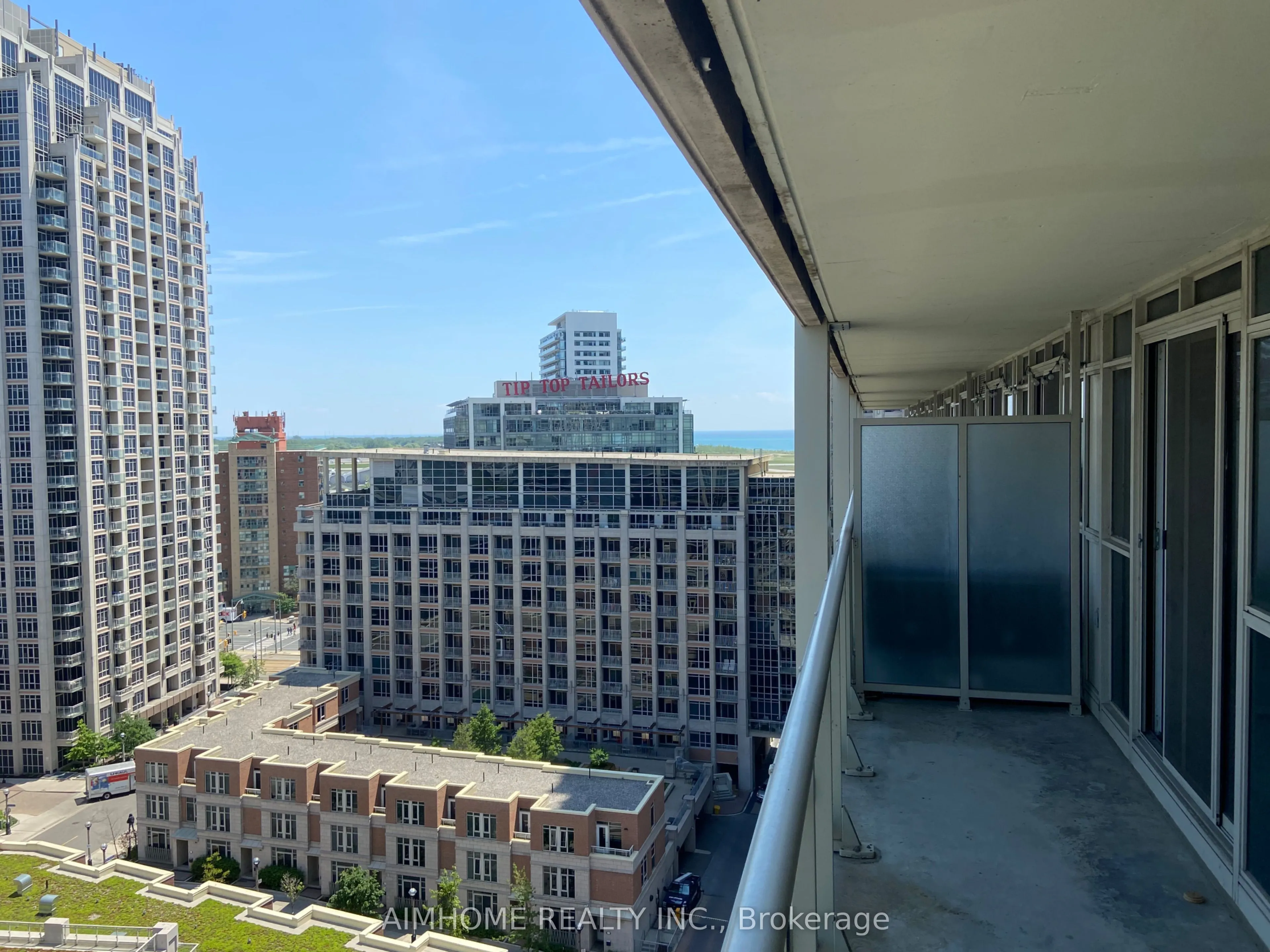 35 Bastion Street #1802