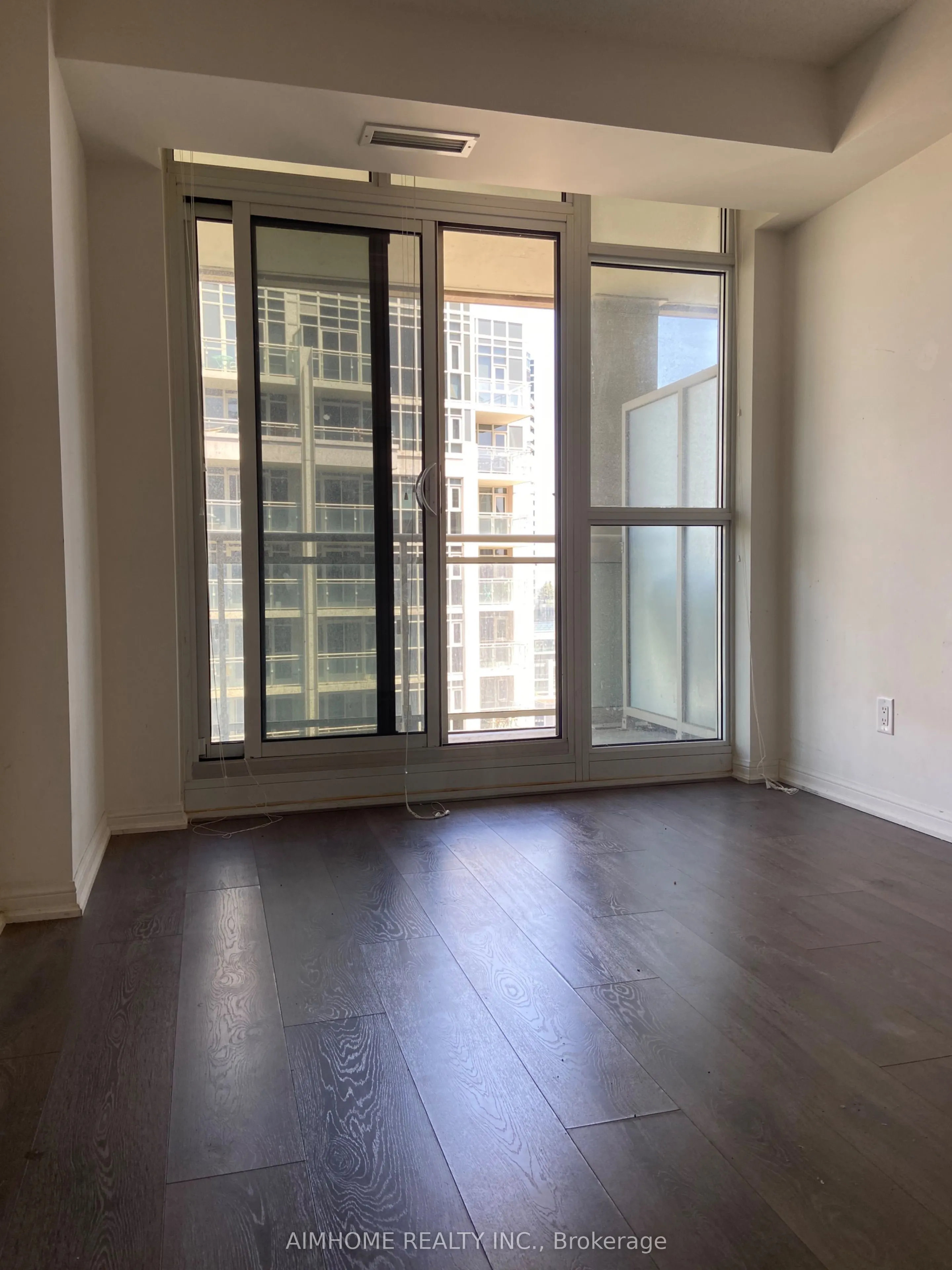 35 Bastion Street #1802