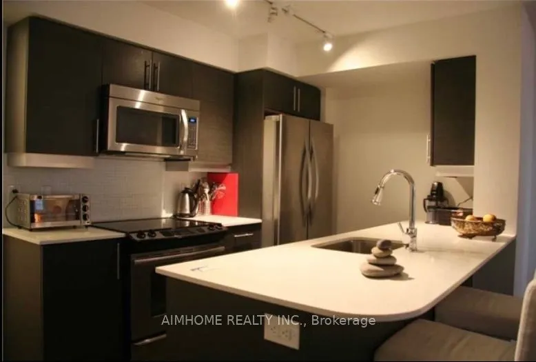 35 Bastion Street #1802