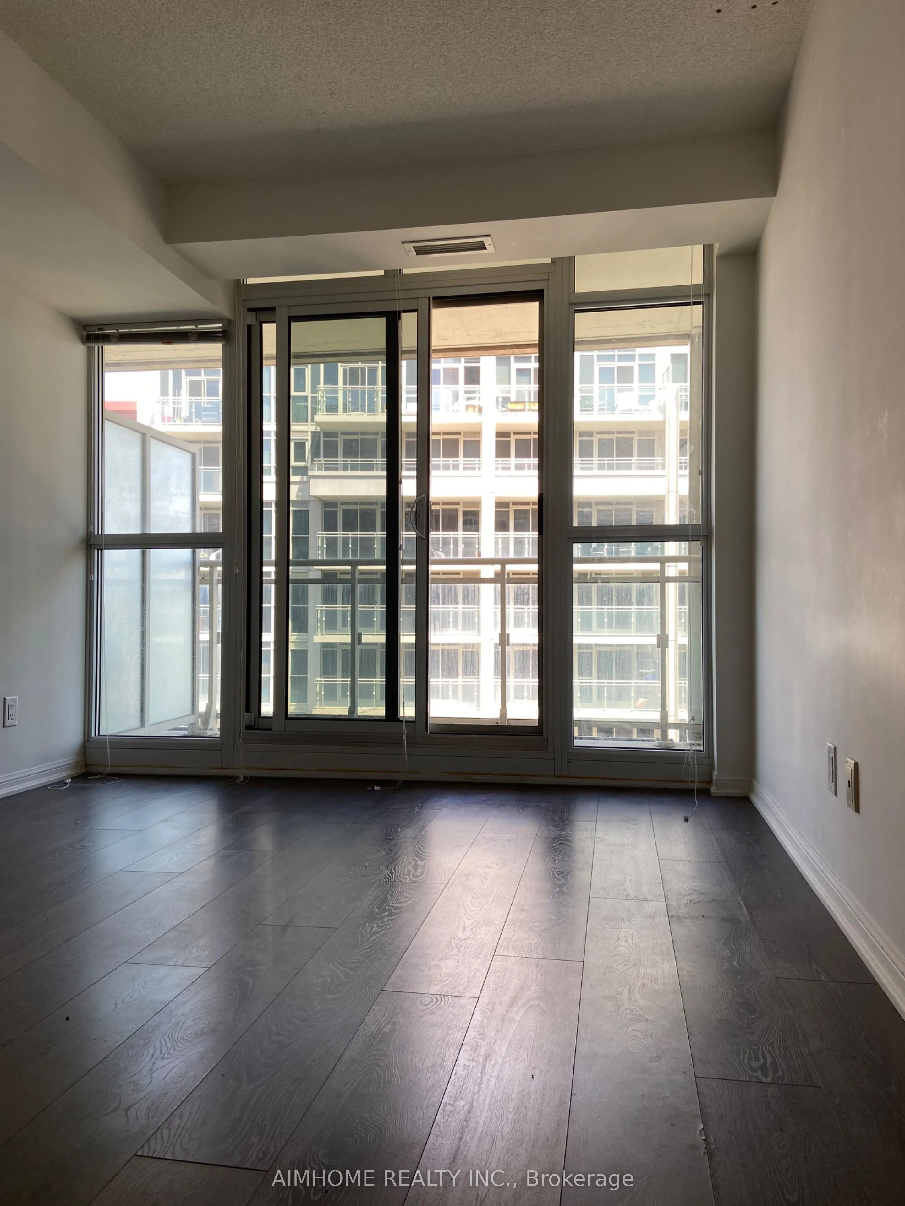 35 Bastion Street #1802