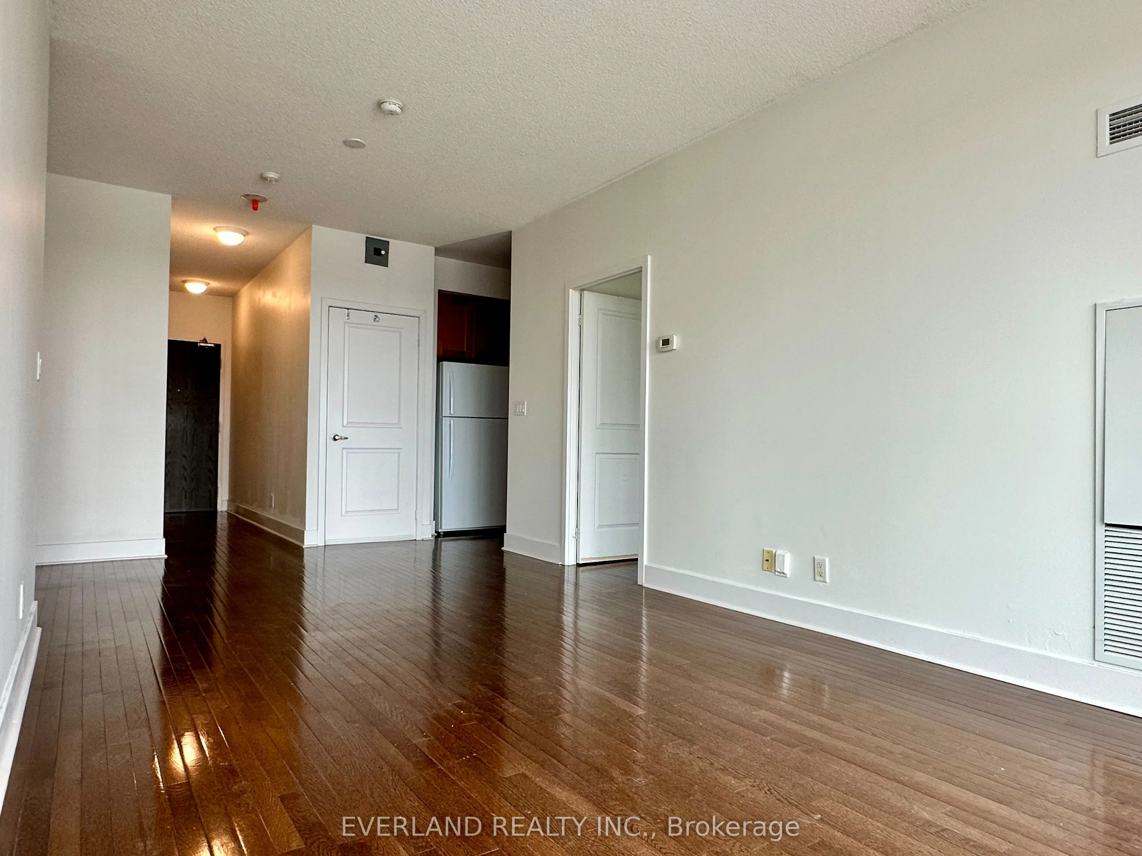 26 Norton Avenue #901