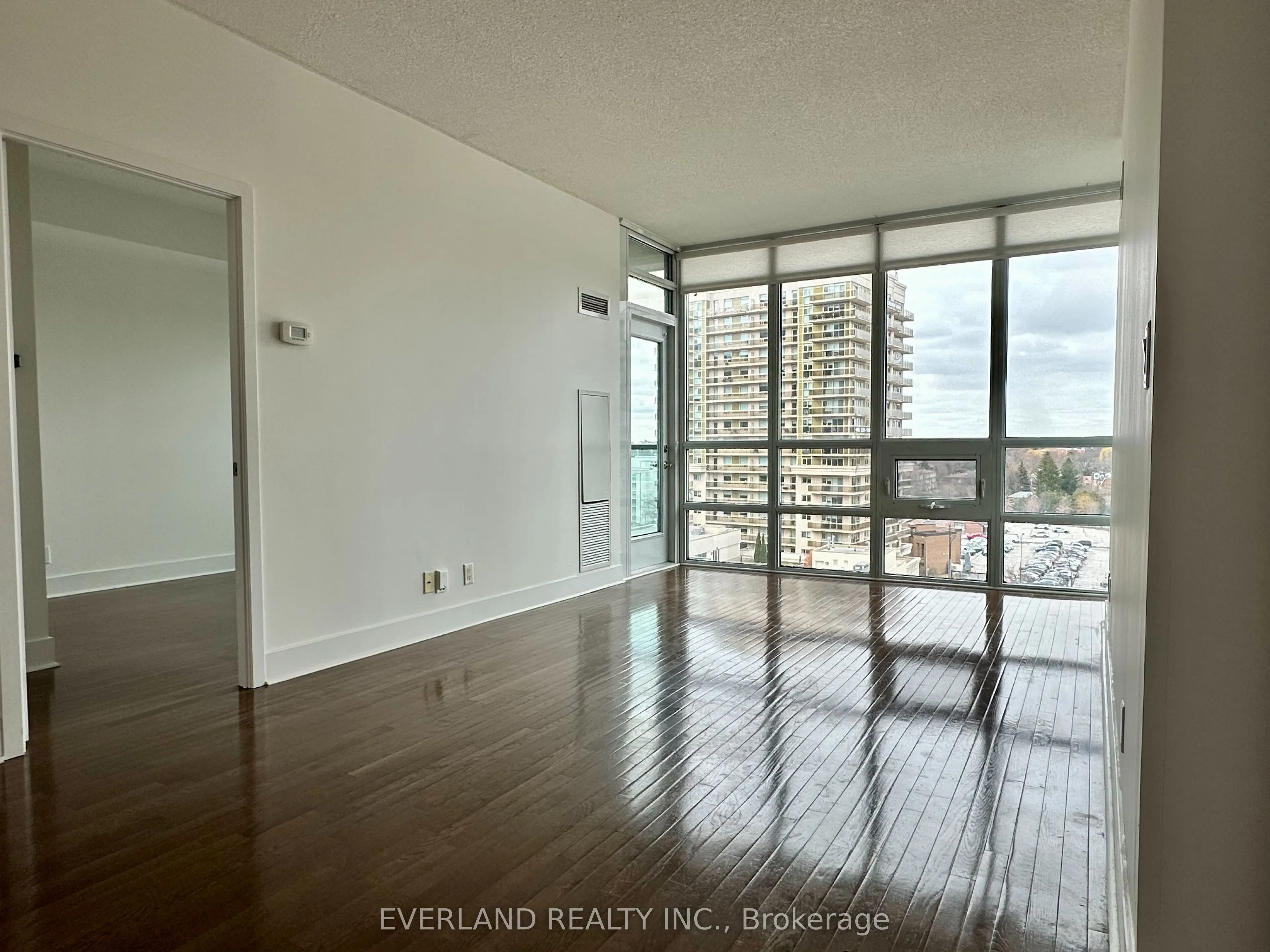 26 Norton Avenue #901
