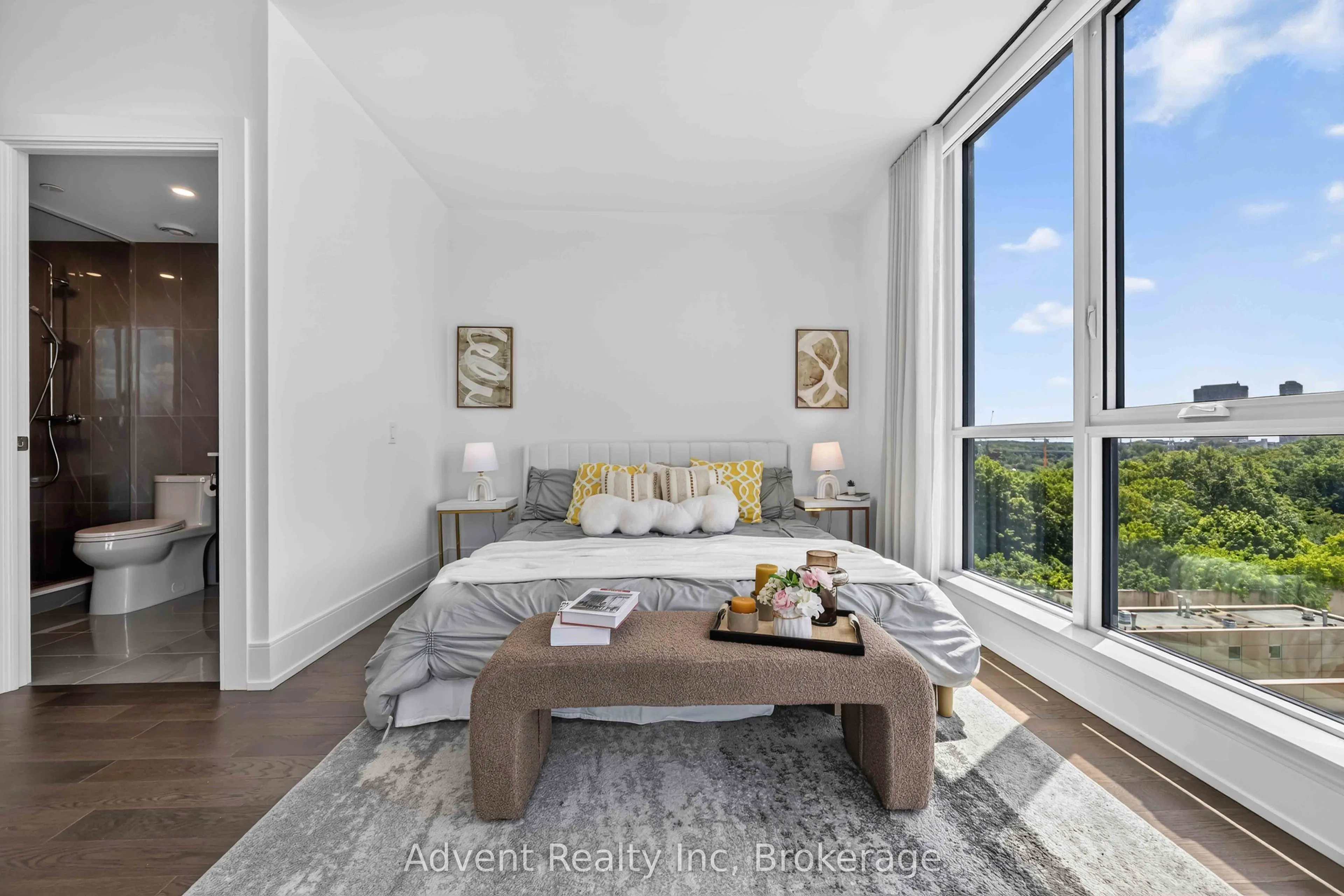 30 Inn On the Park Drive #518