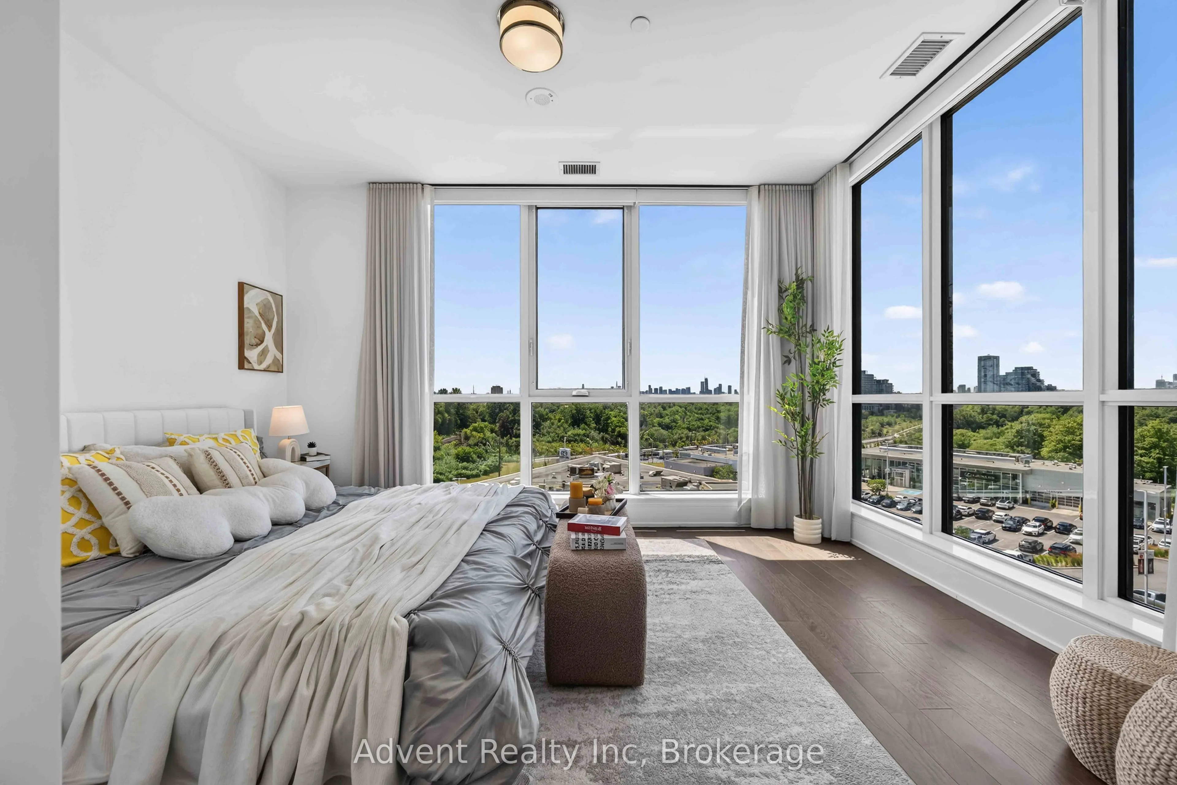 30 Inn On the Park Drive #518