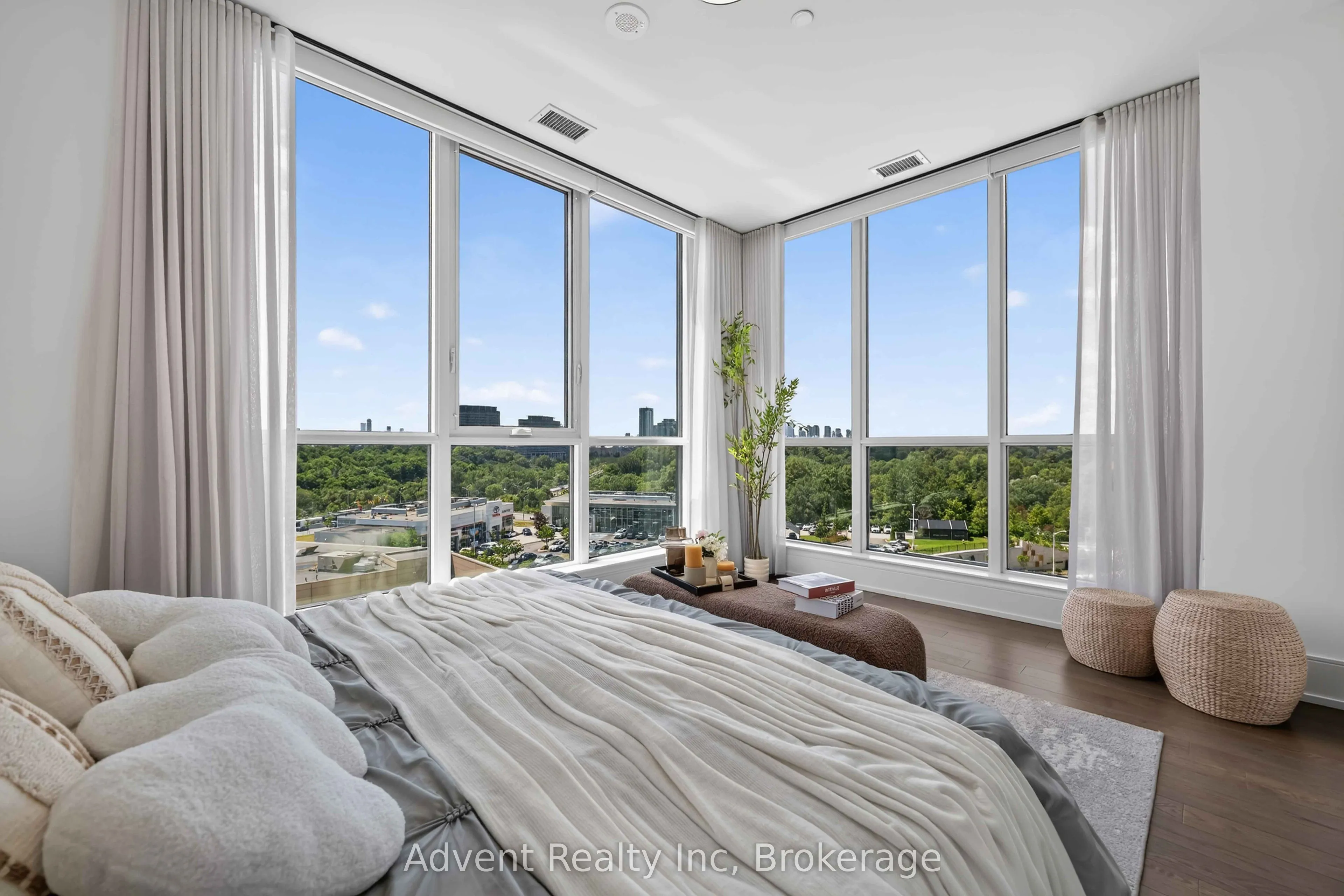 30 Inn On the Park Drive #518