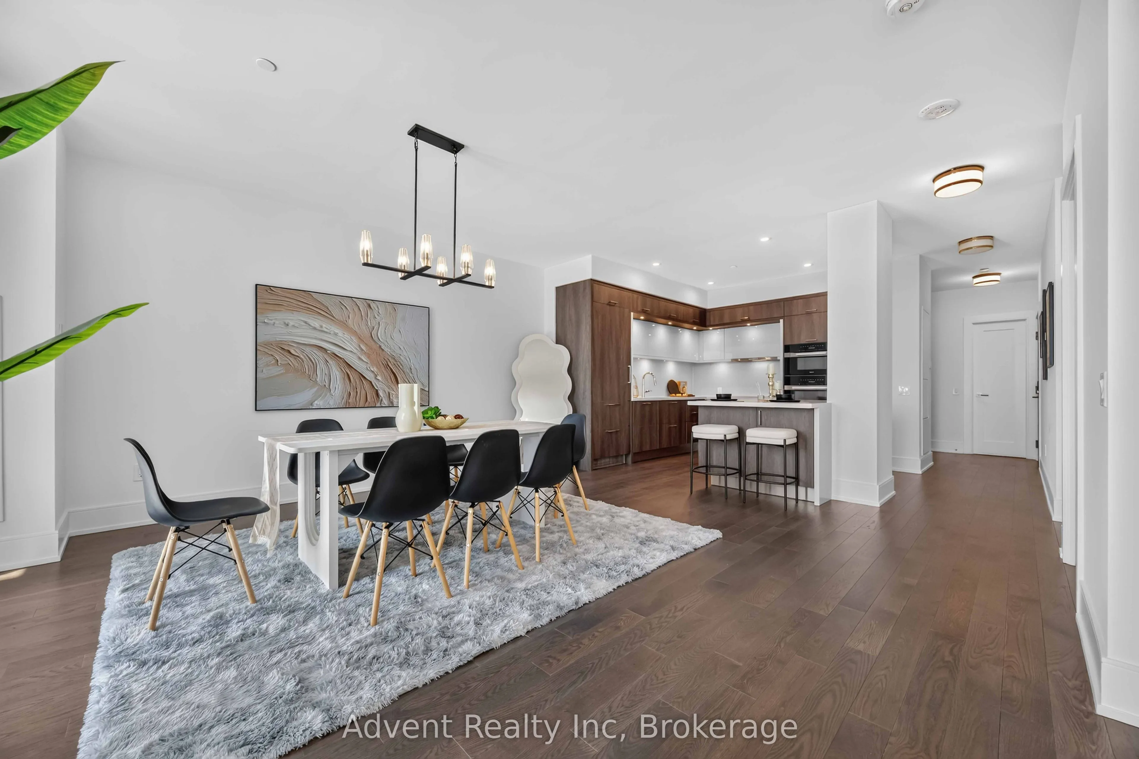 30 Inn On the Park Drive #518
