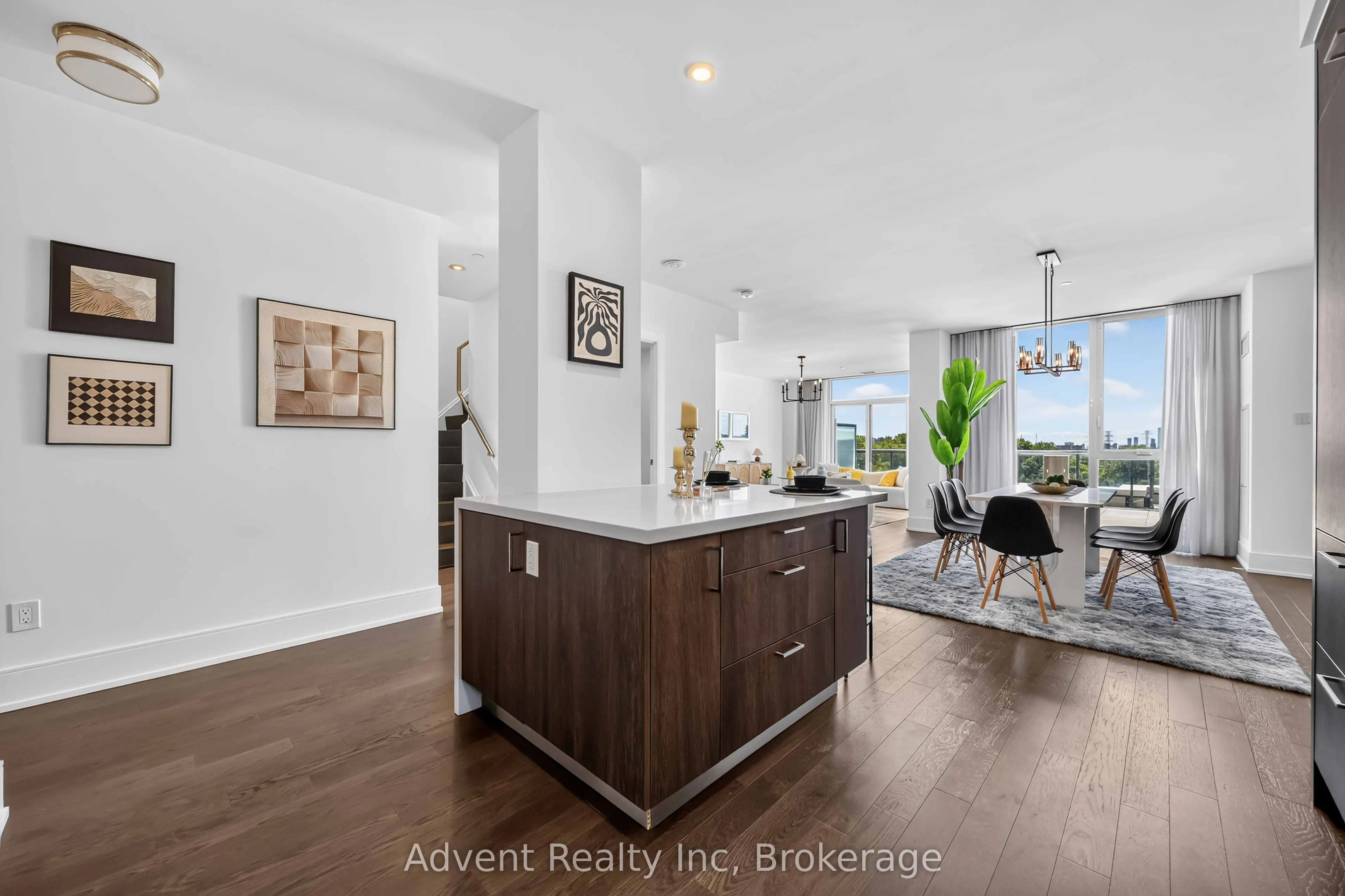 30 Inn On the Park Drive #518