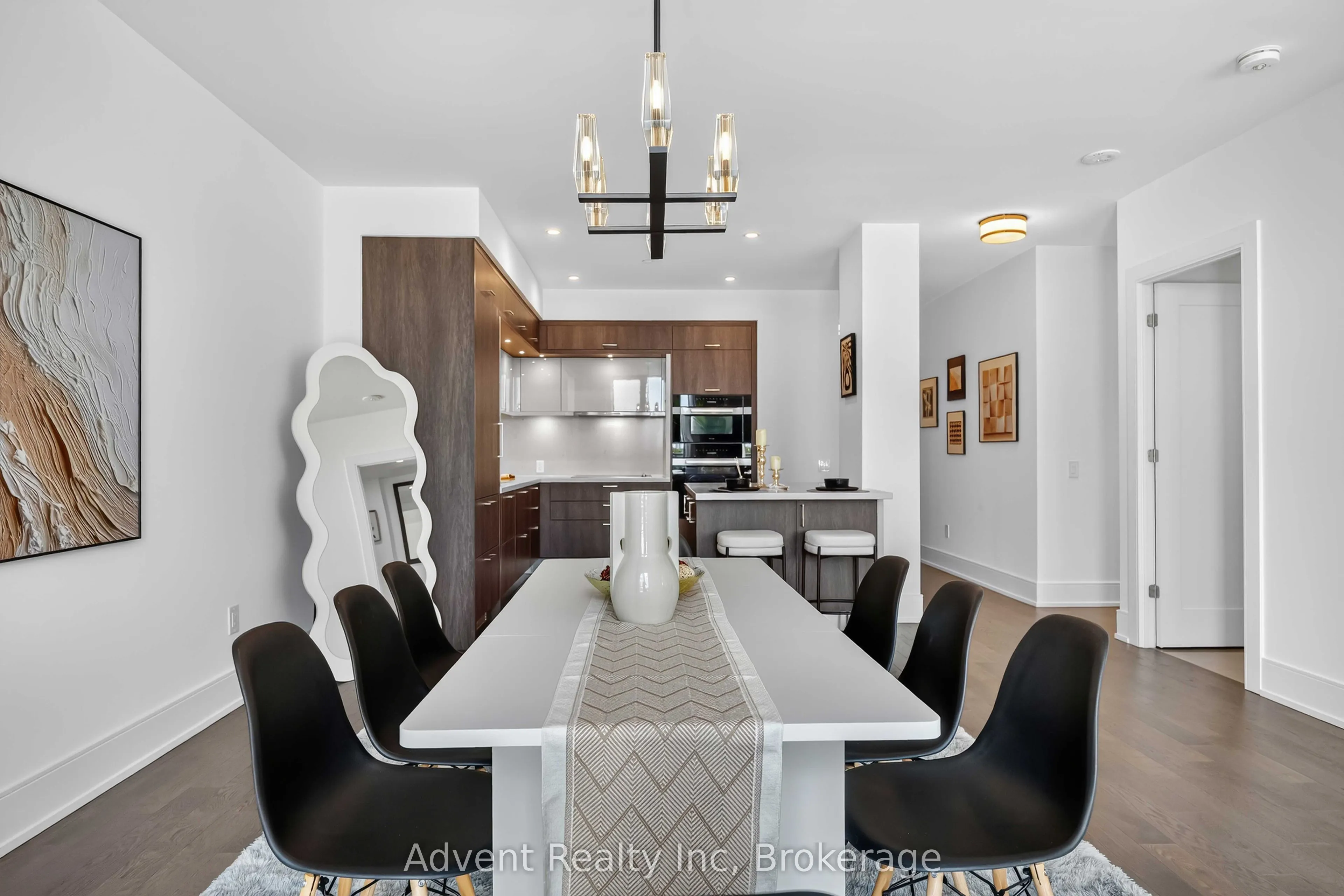 30 Inn On the Park Drive #518