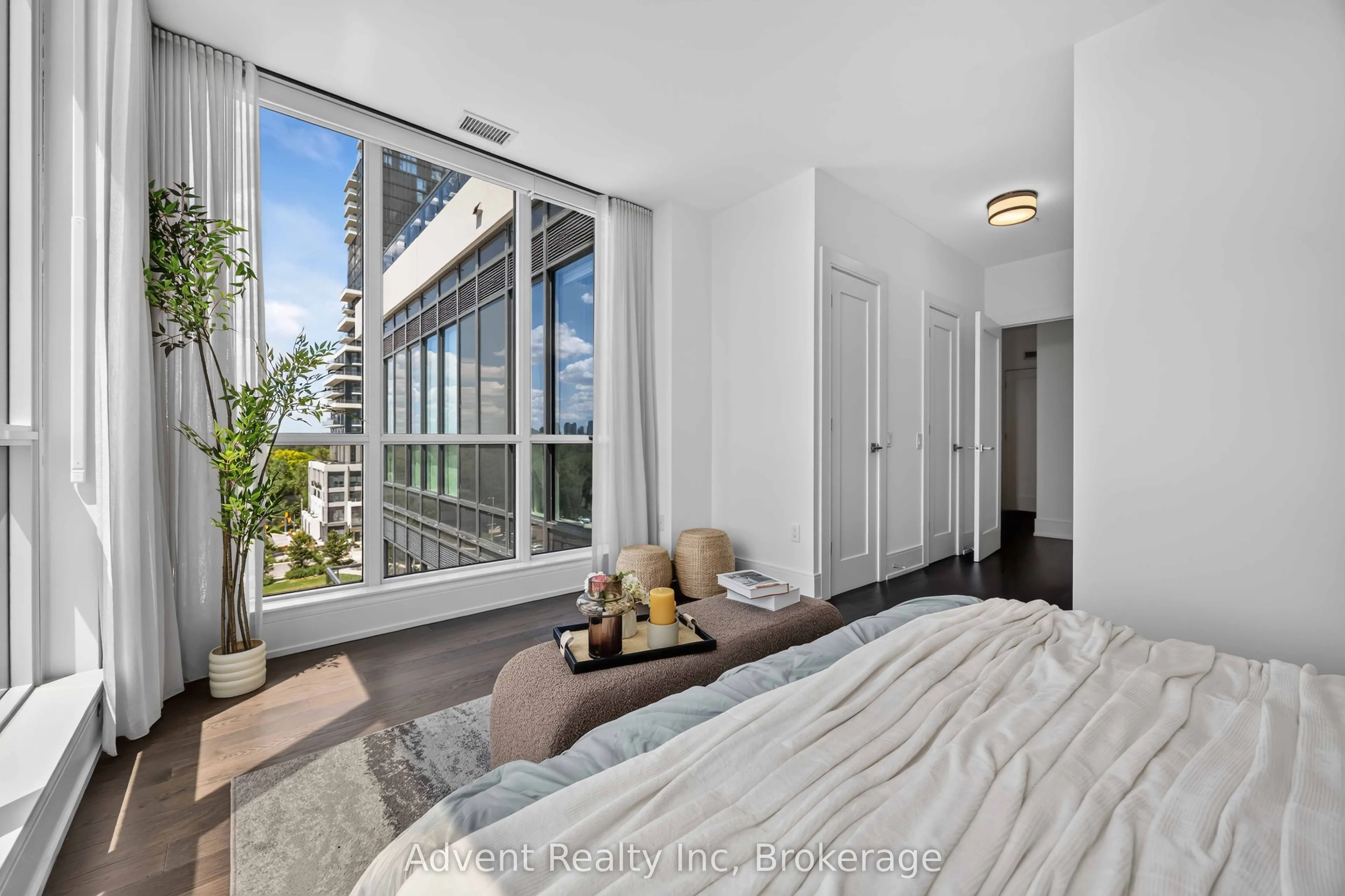 30 Inn On the Park Drive #518