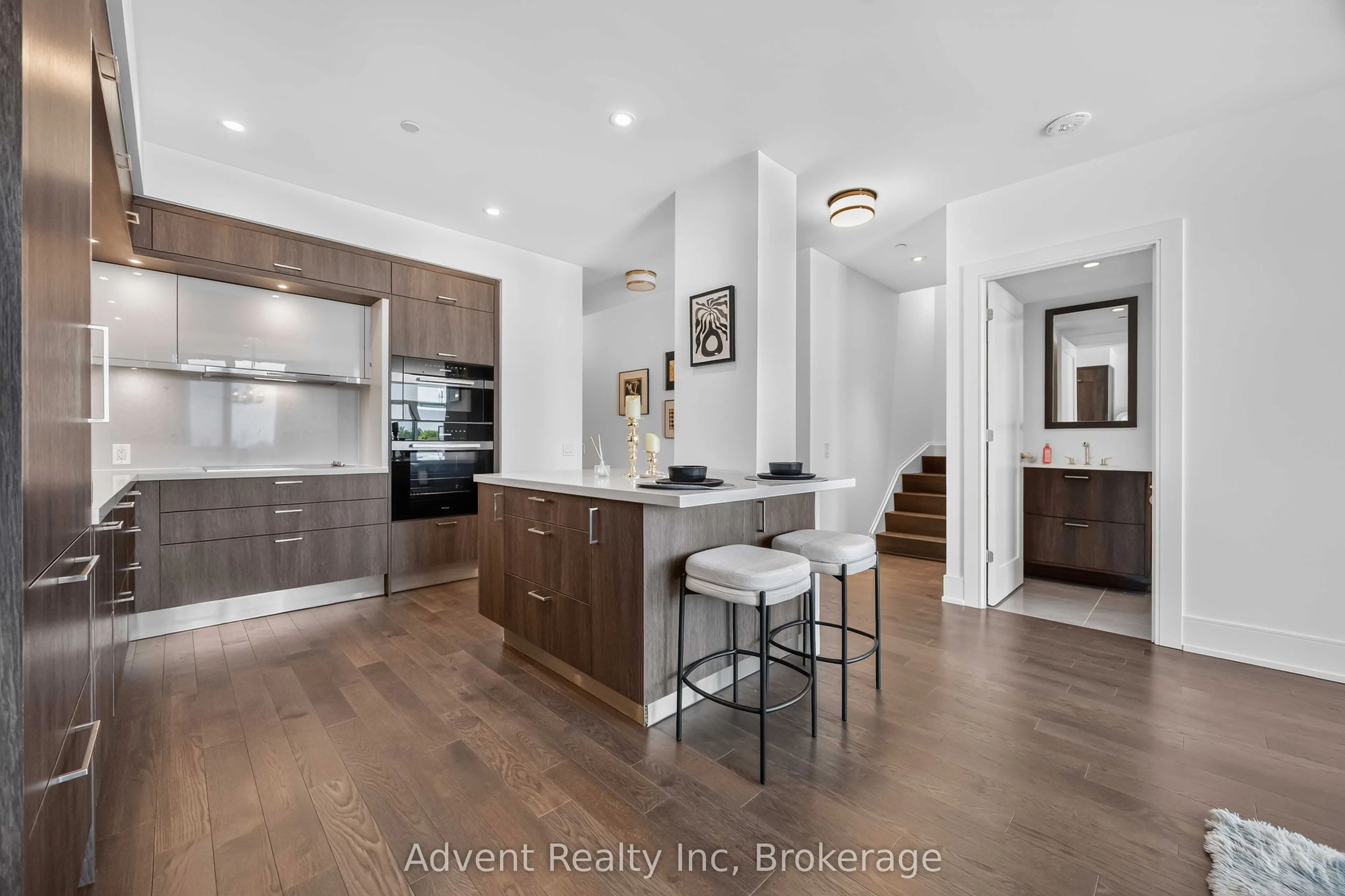 30 Inn On the Park Drive #518