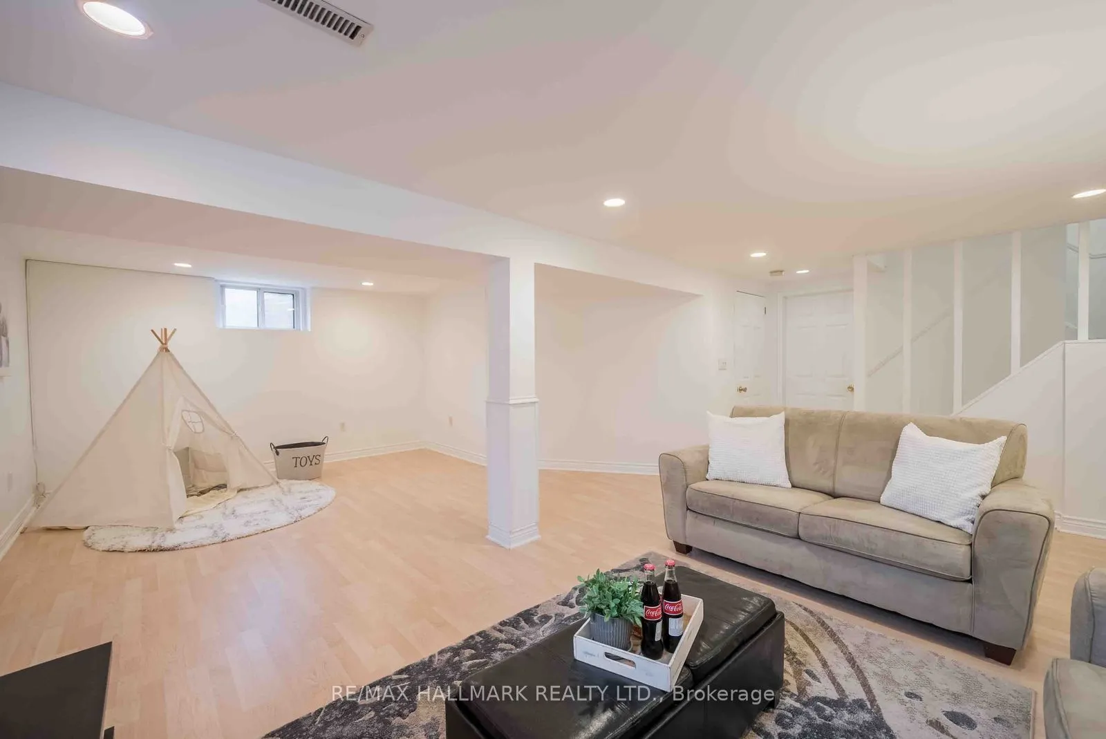 65 Baroness Crescent