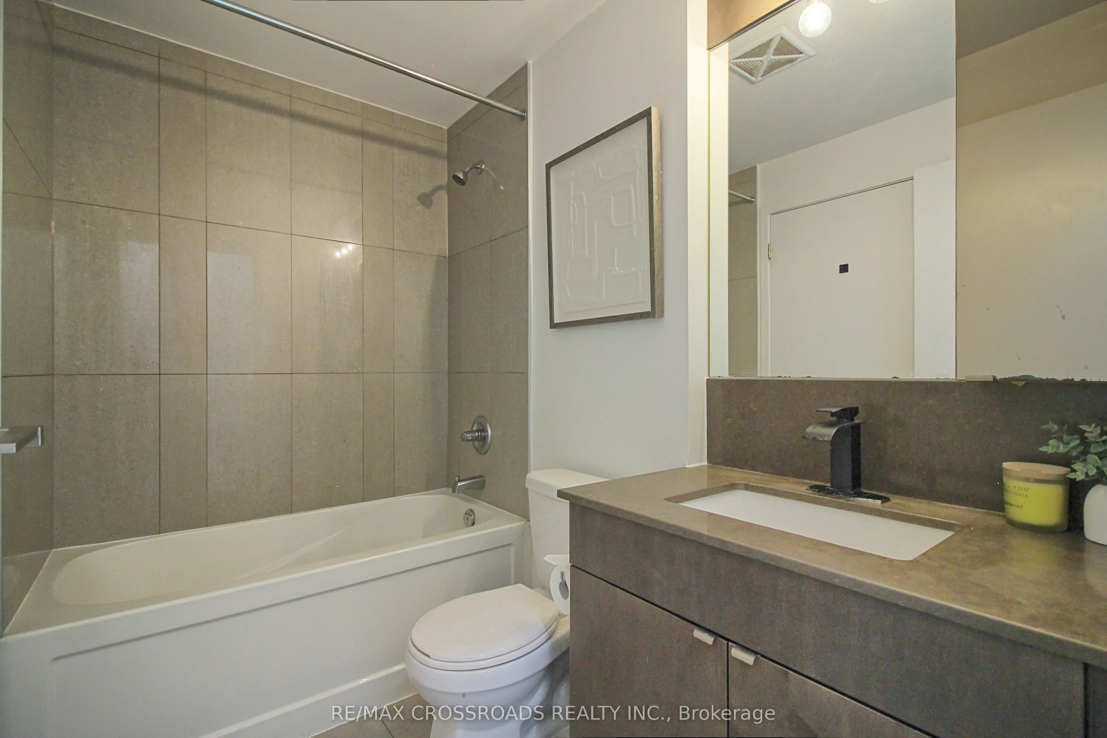 89 Dunfield Avenue #2202