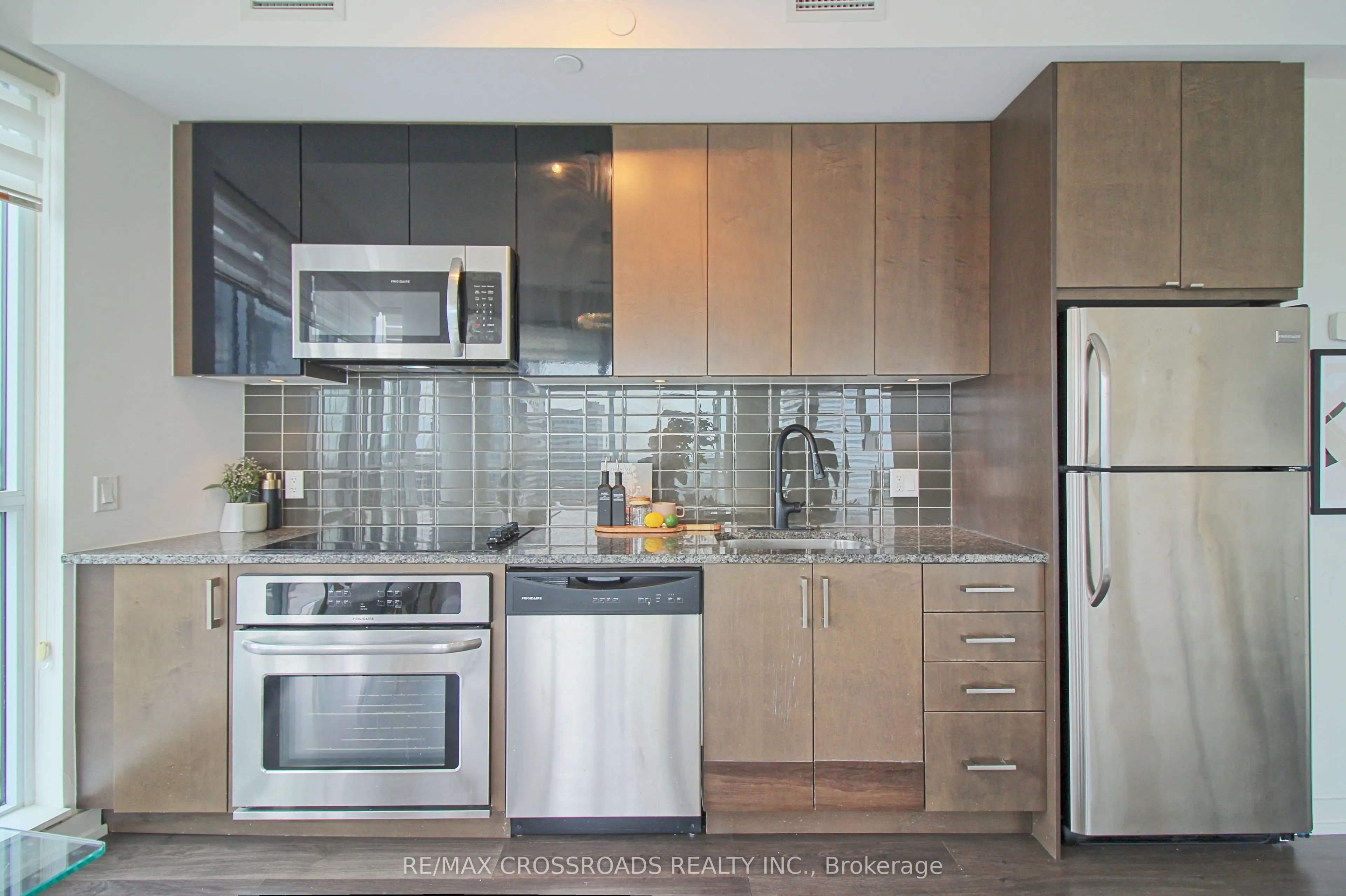 89 Dunfield Avenue #2202