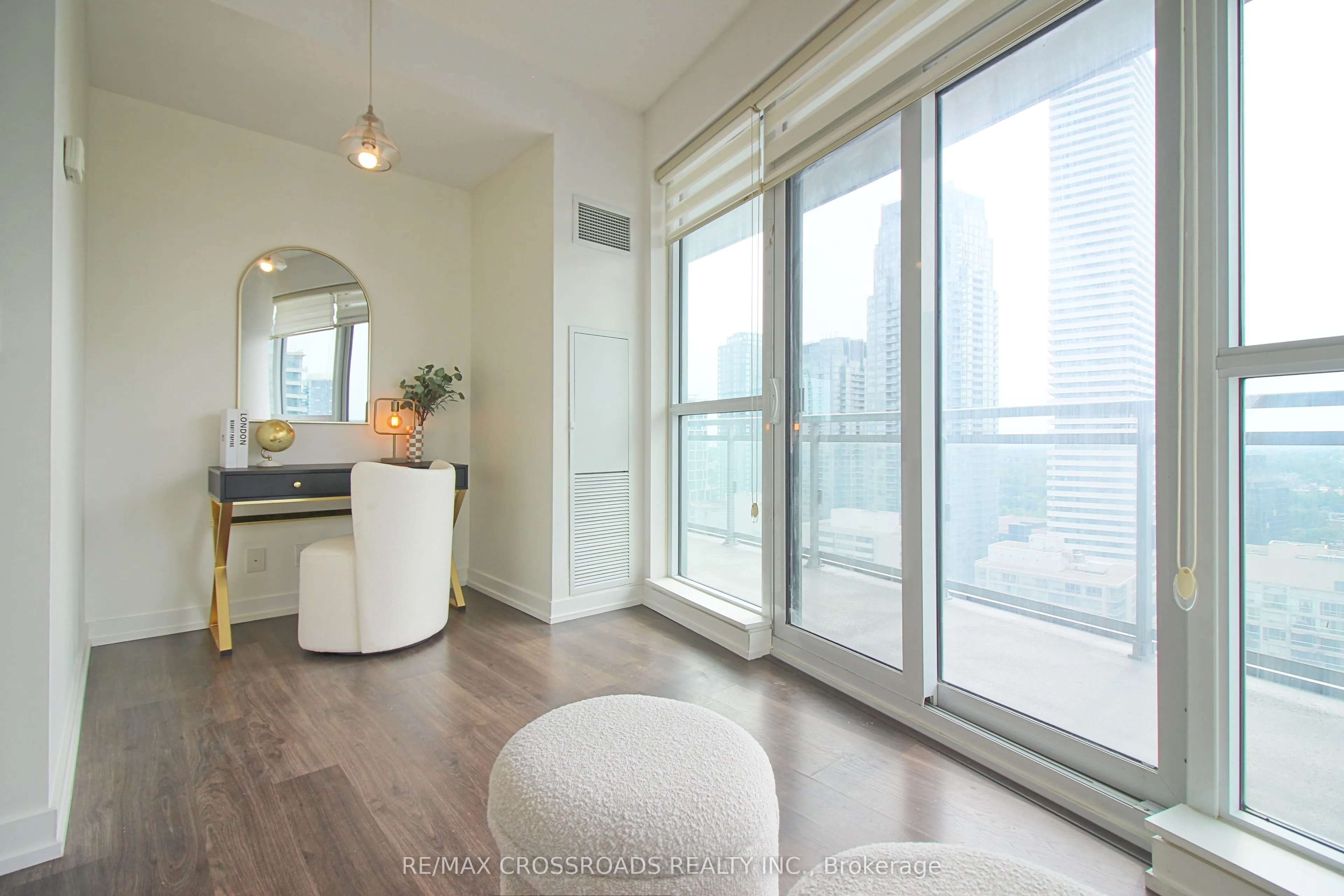 89 Dunfield Avenue #2202