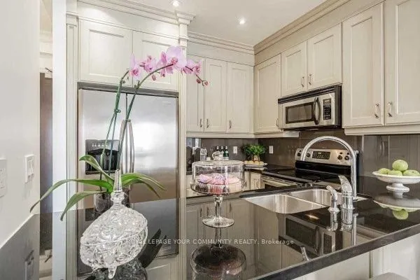 20 Burkebrook Place #610