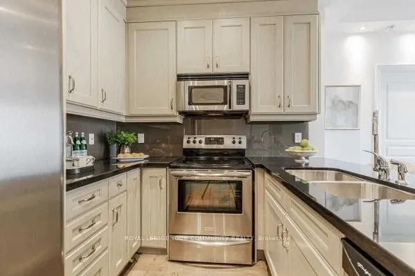 20 Burkebrook Place #610