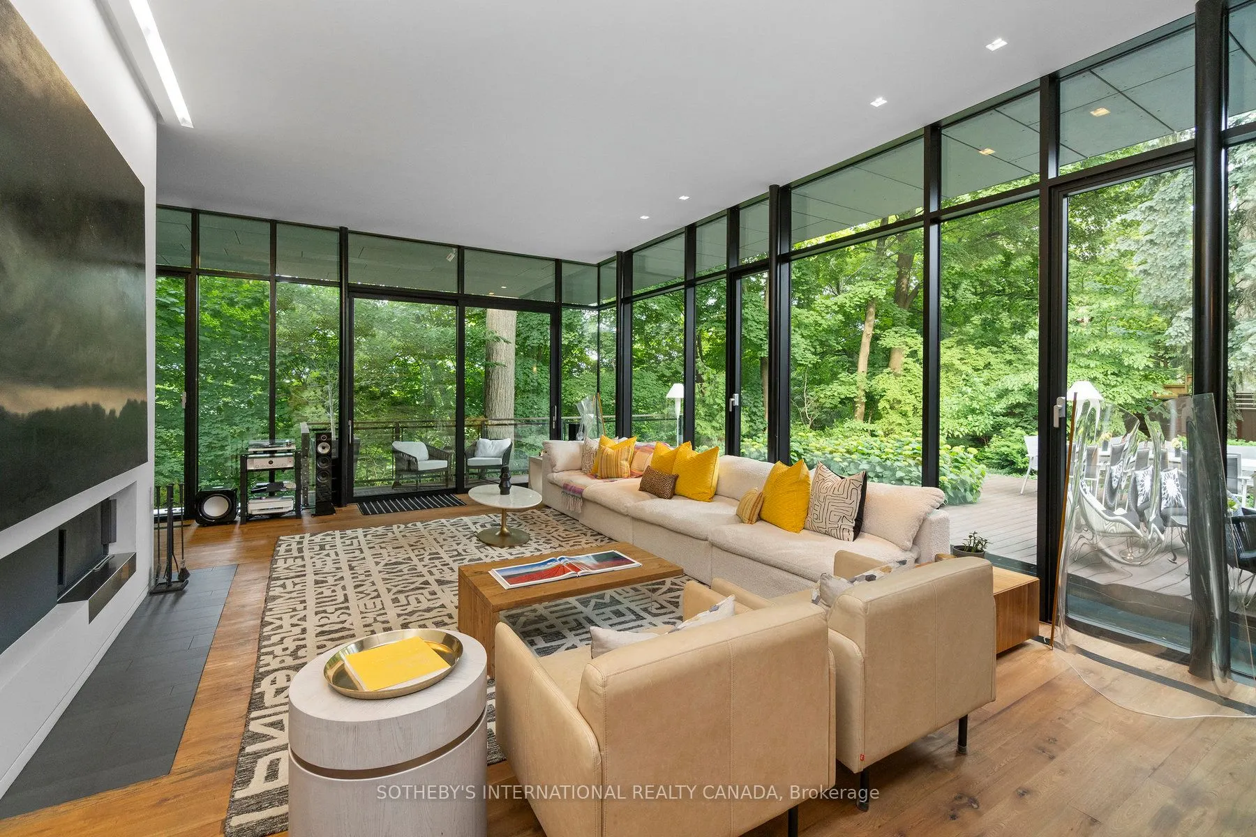 95 Riverview Drive