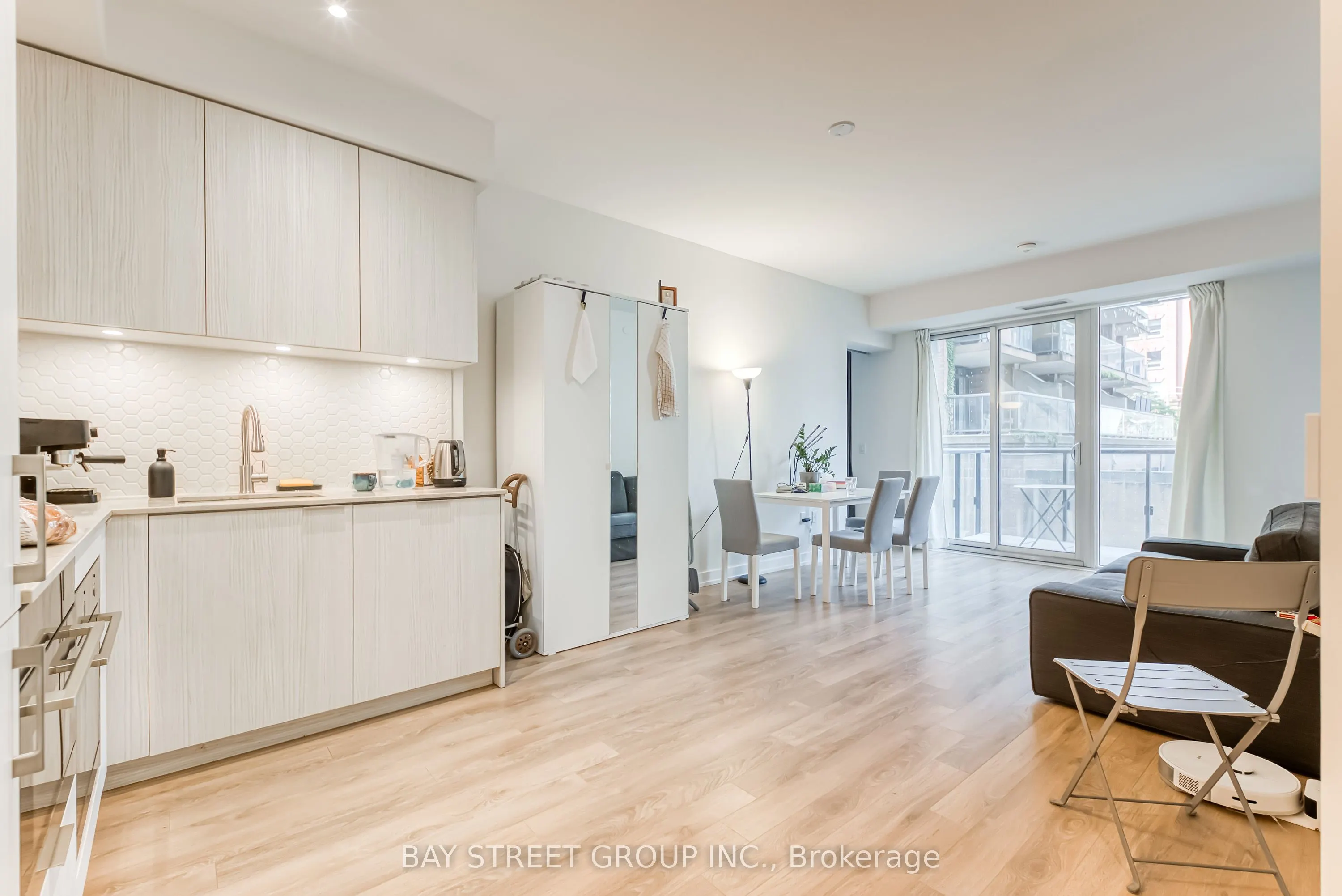 158 FRONT Street E #210