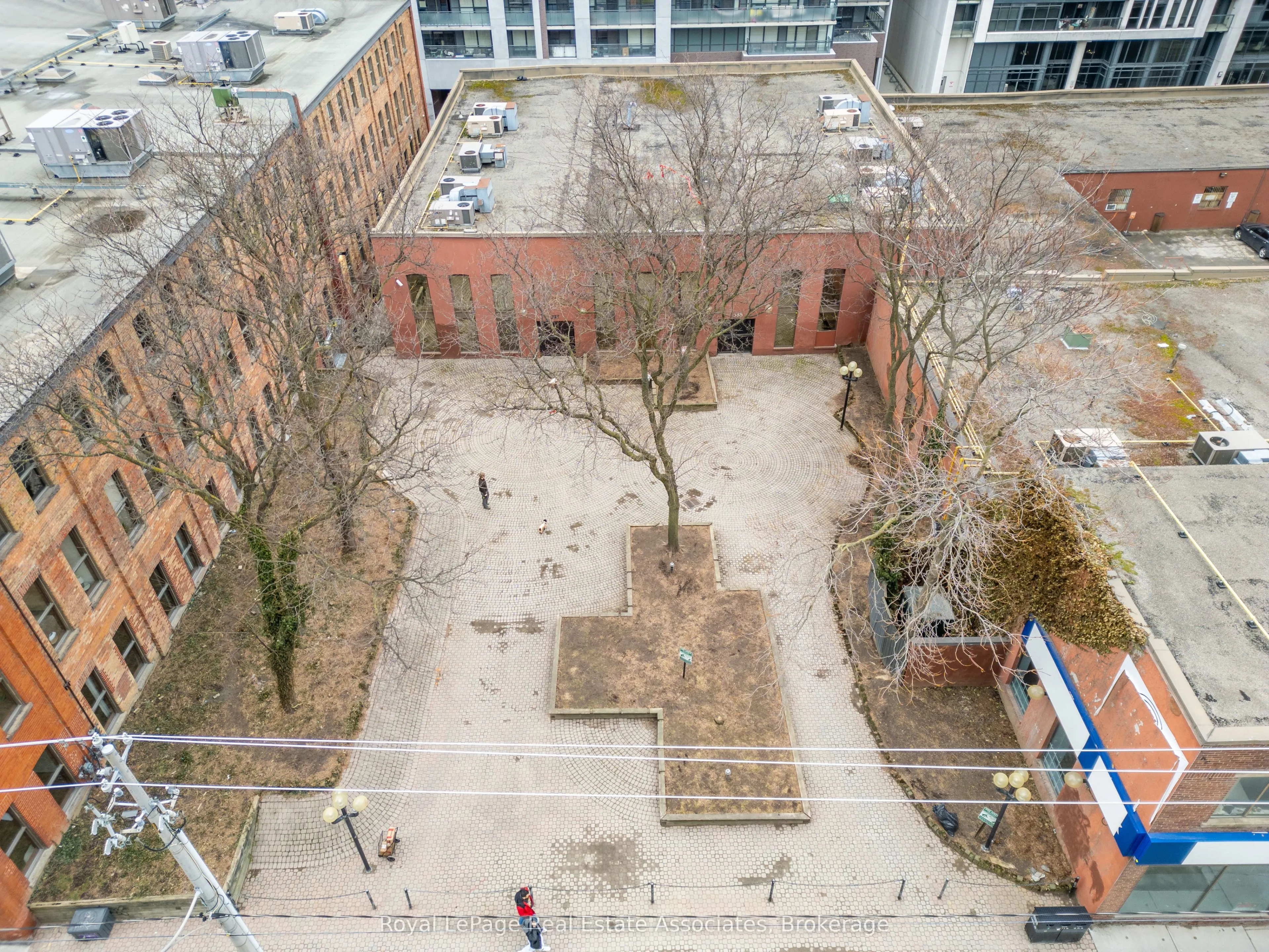 381 Richmond Street E #E