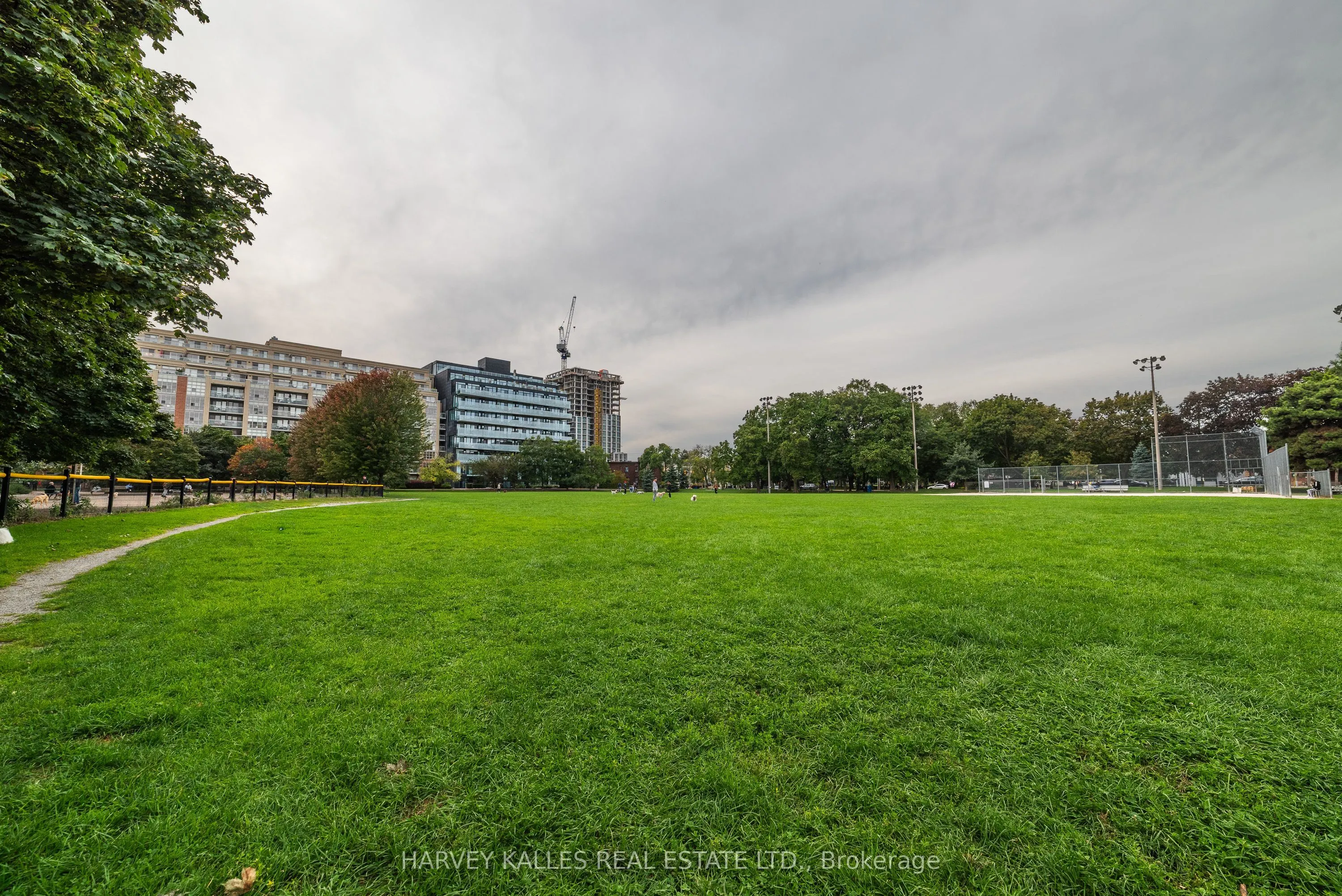 833 King Street W #405