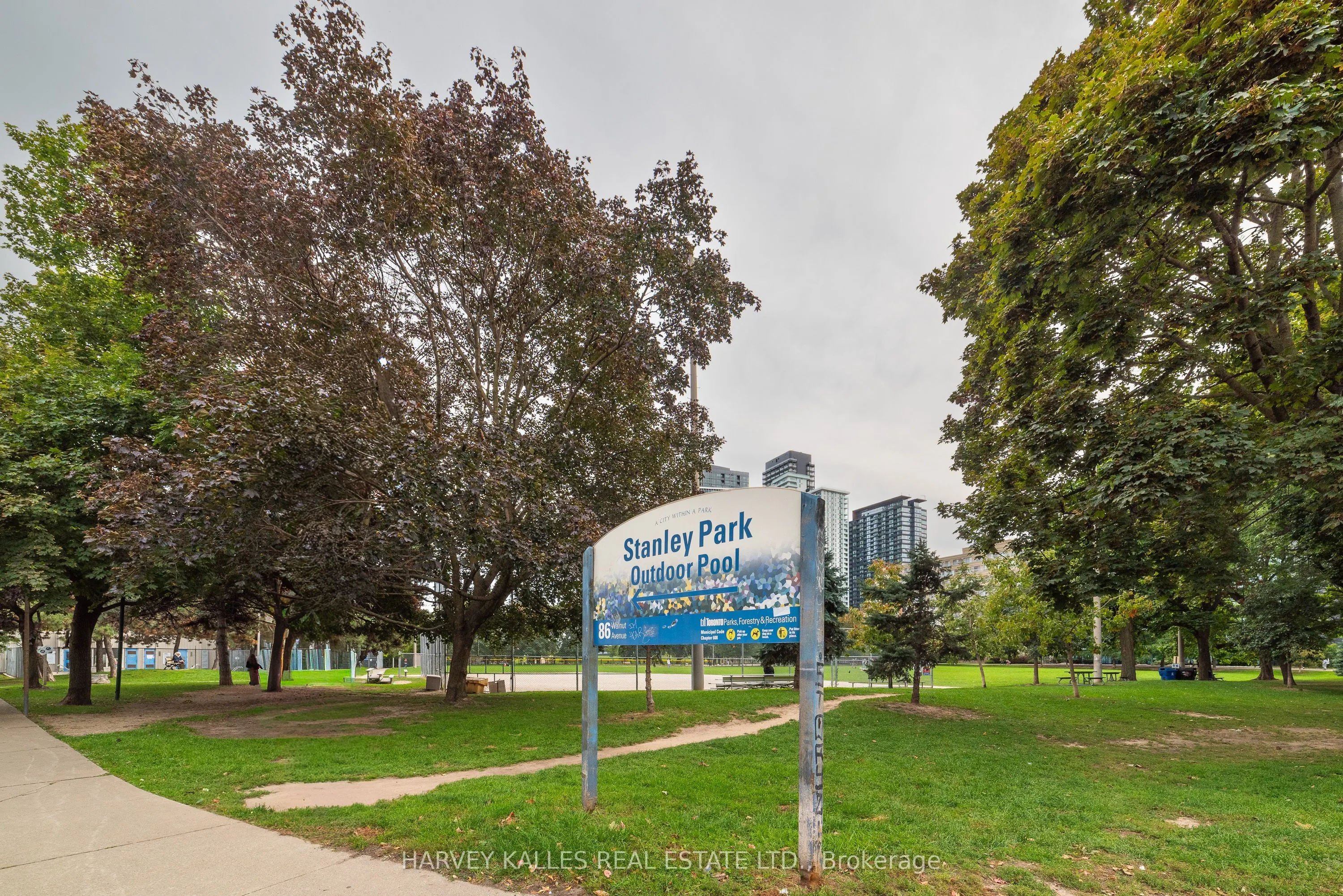 833 King Street W #405