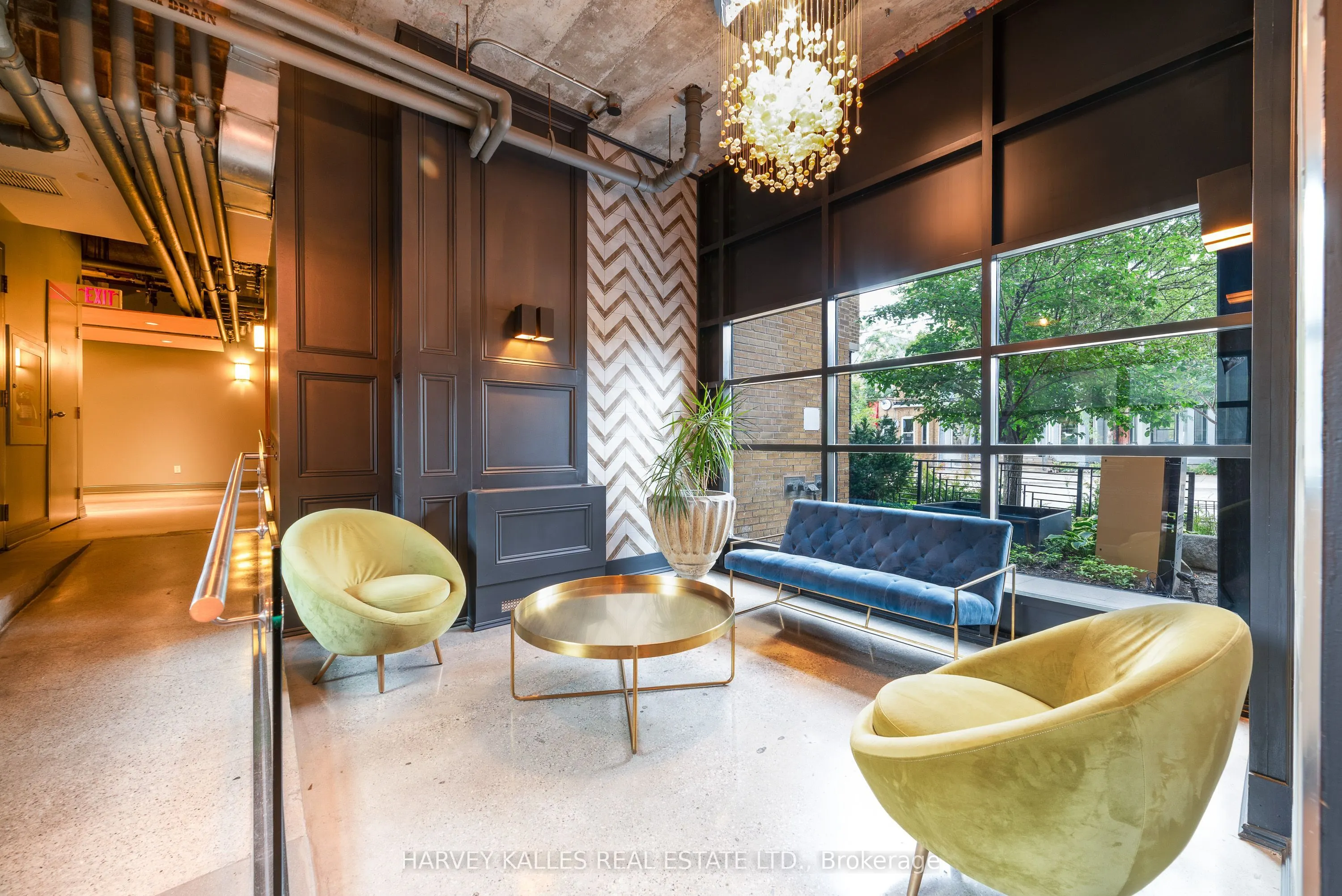 833 King Street W #405