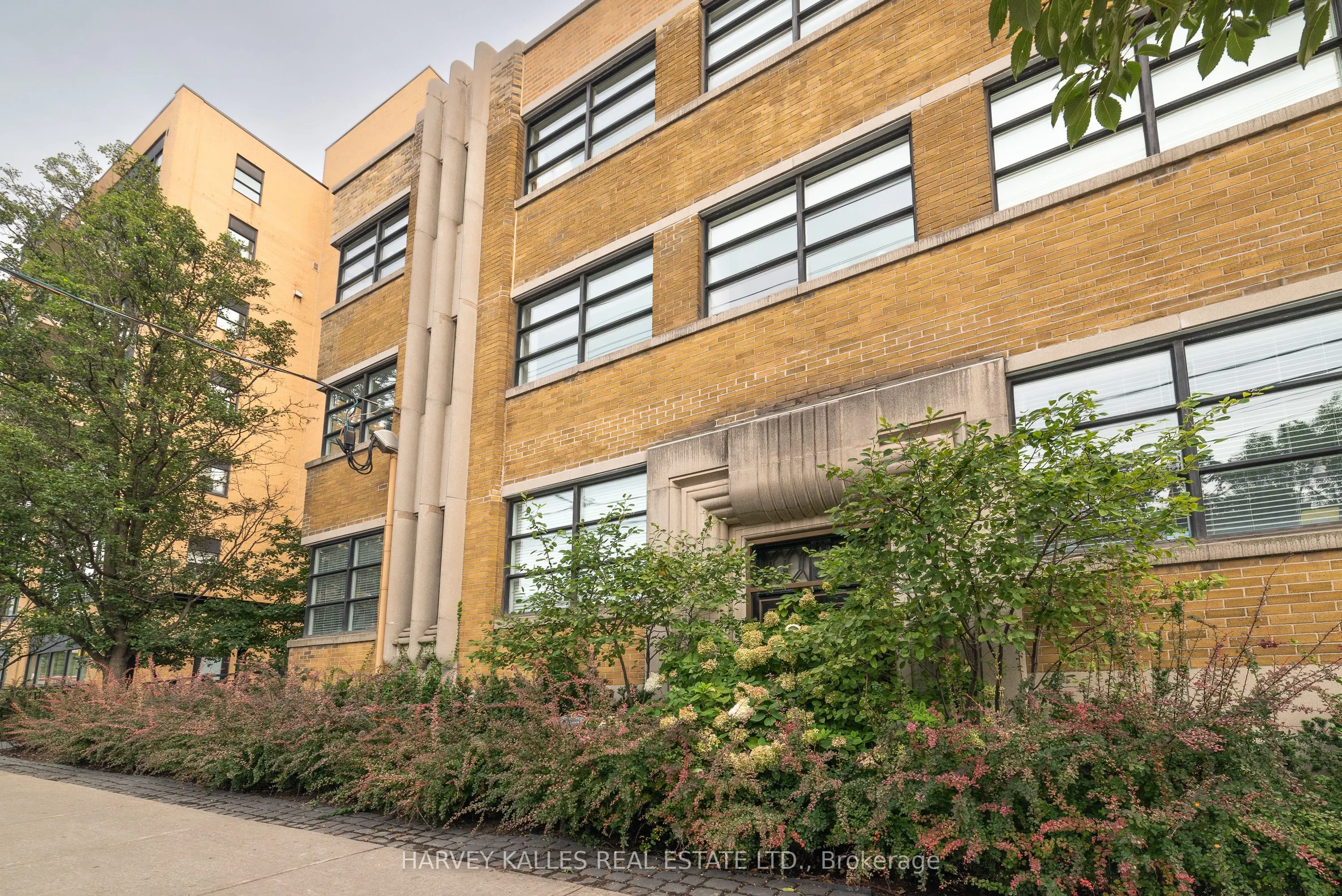 833 King Street W #405