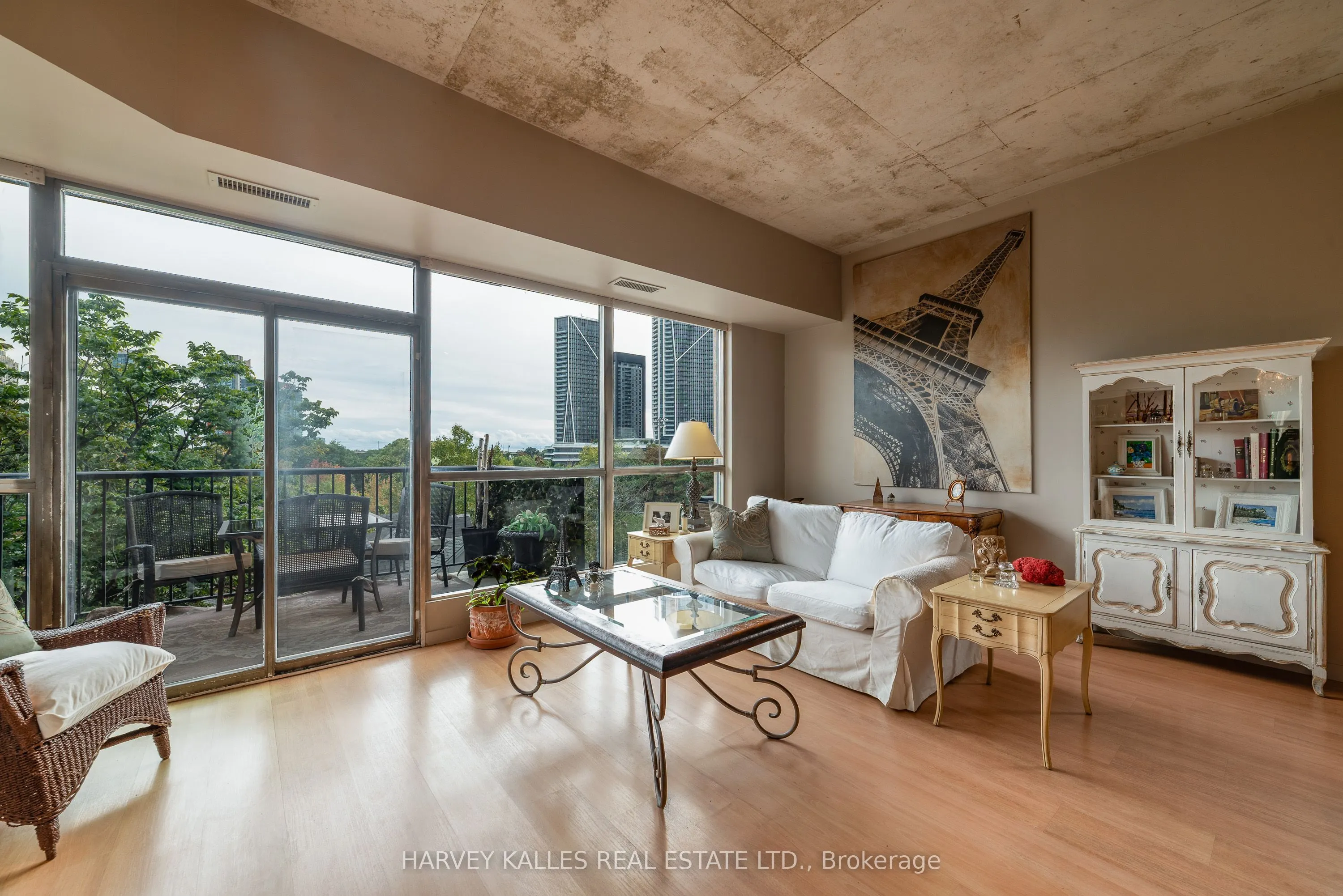 833 King Street W #405