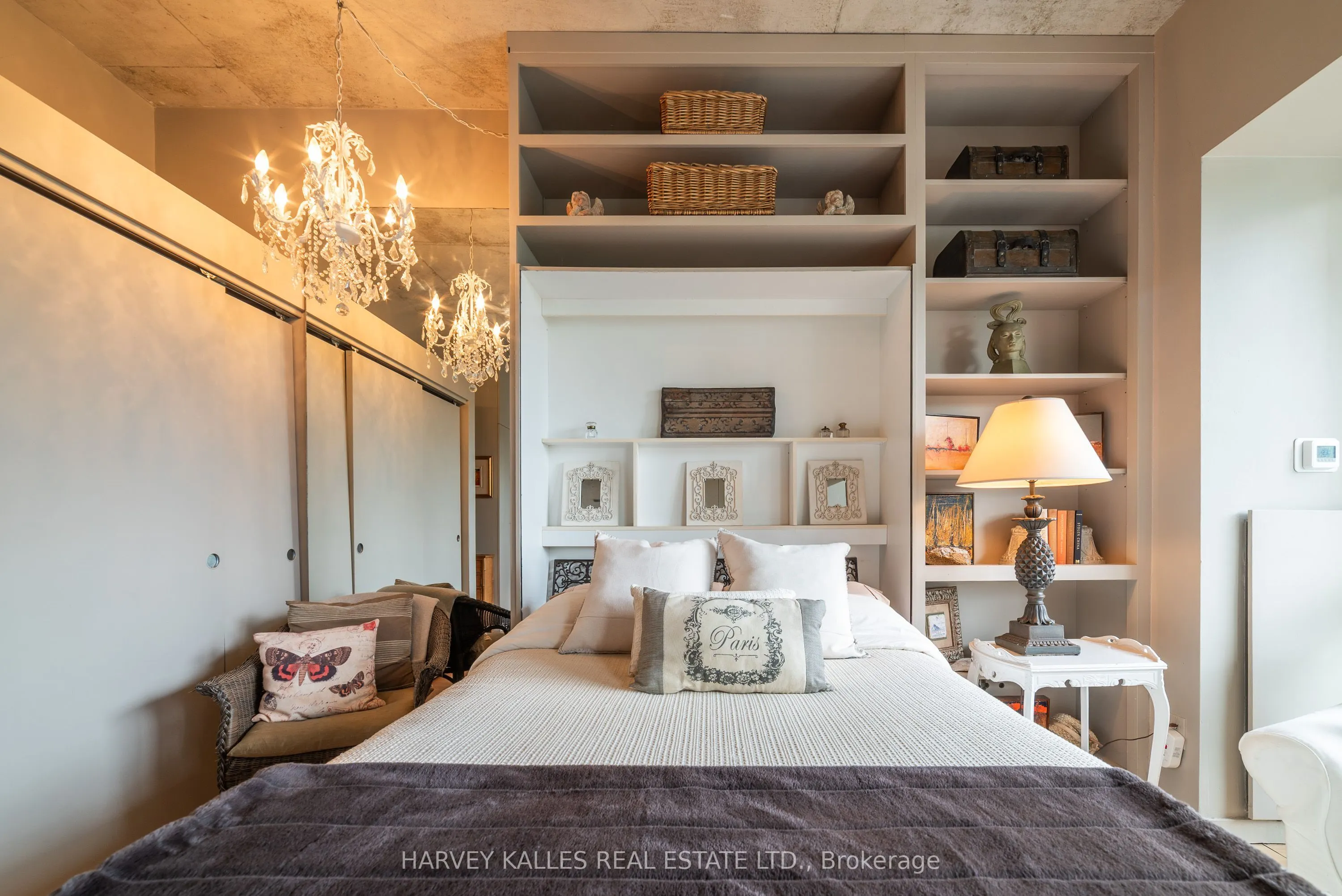 833 King Street W #405