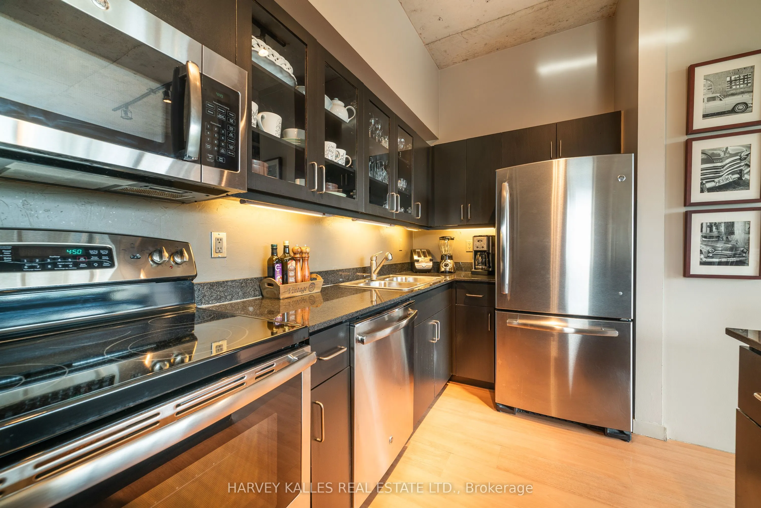 833 King Street W #405