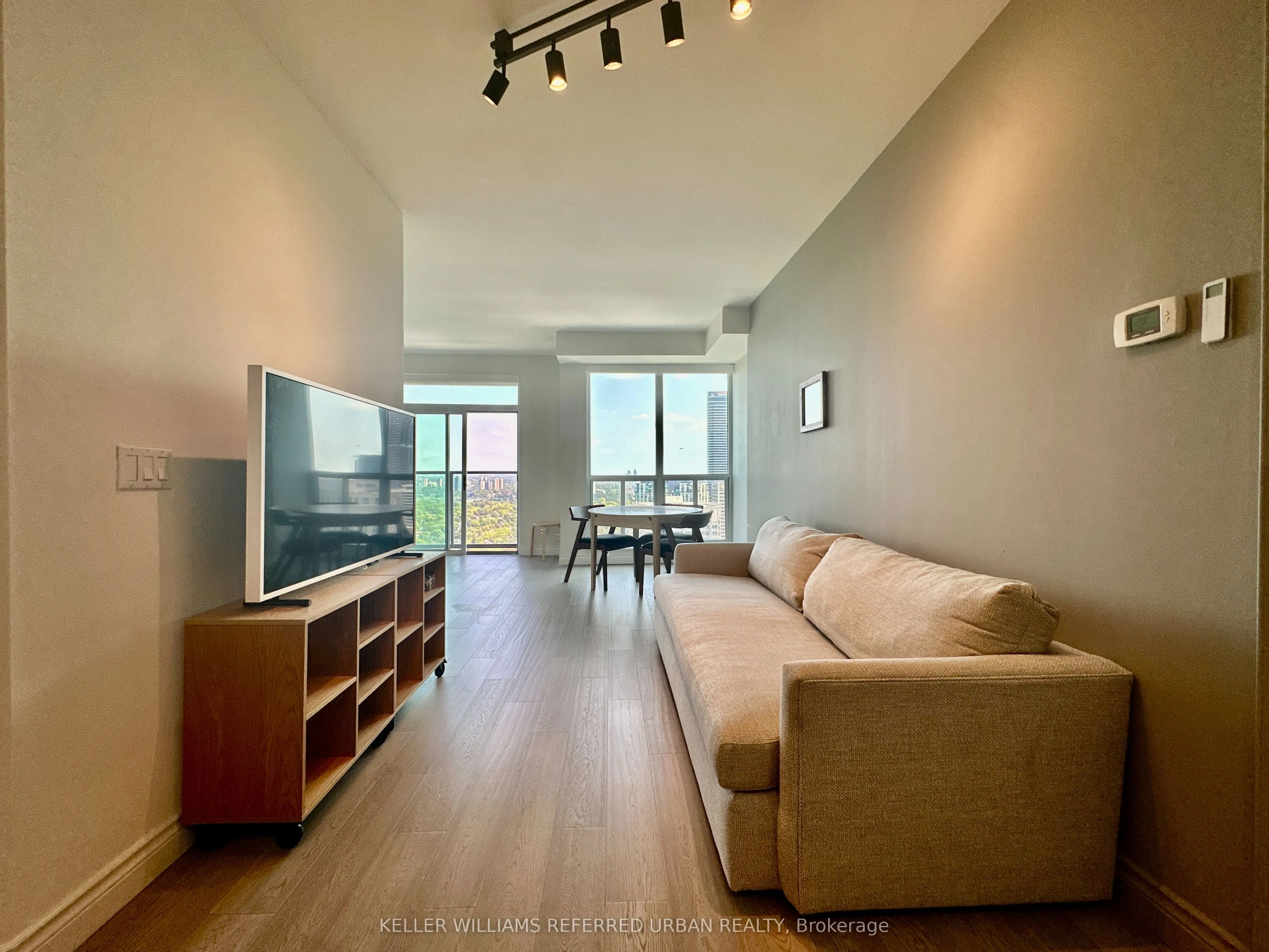 8 Park Road #PH 3705